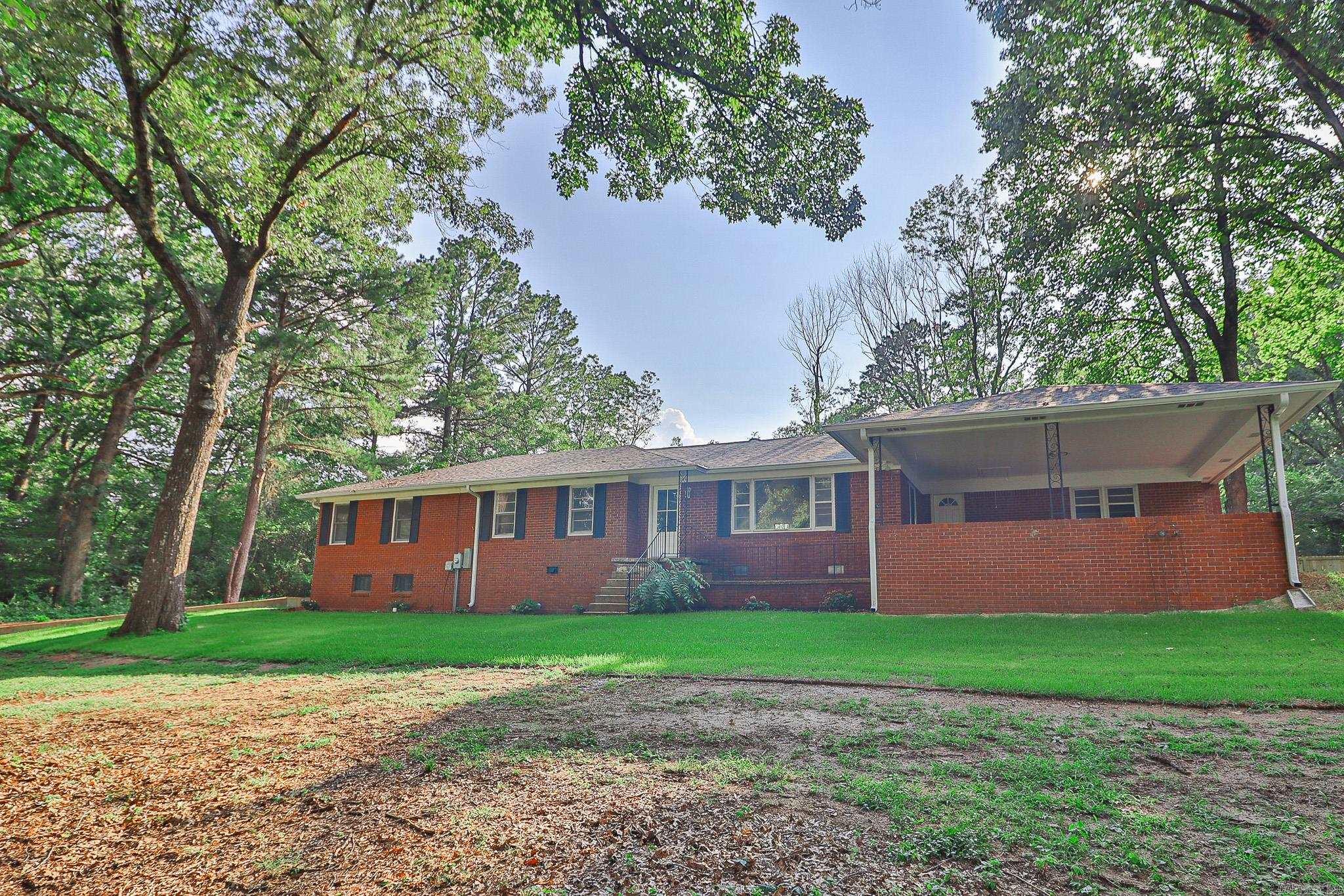 2711 Wood Street Property Photo 1