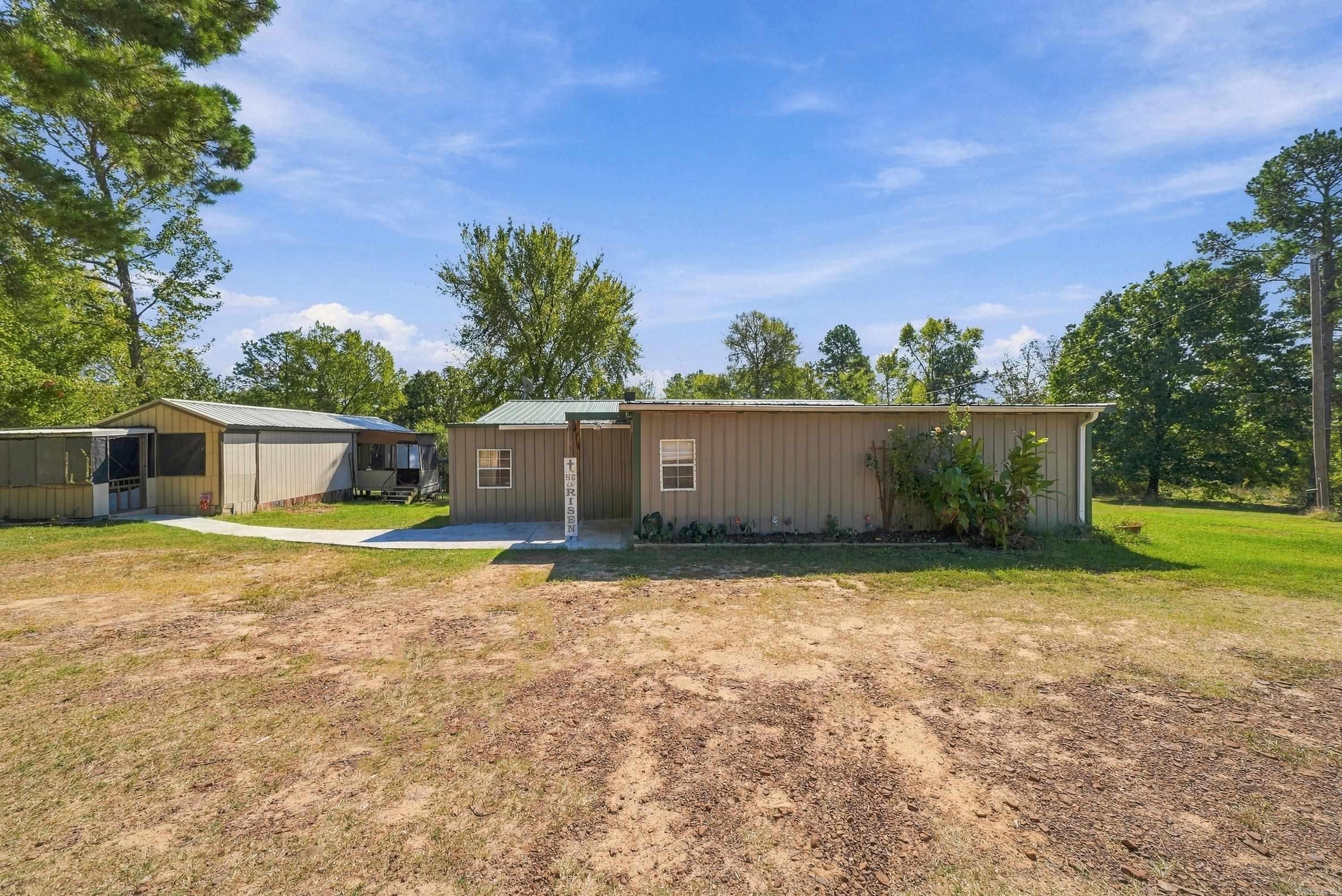 798 Highway North Property Photo 1