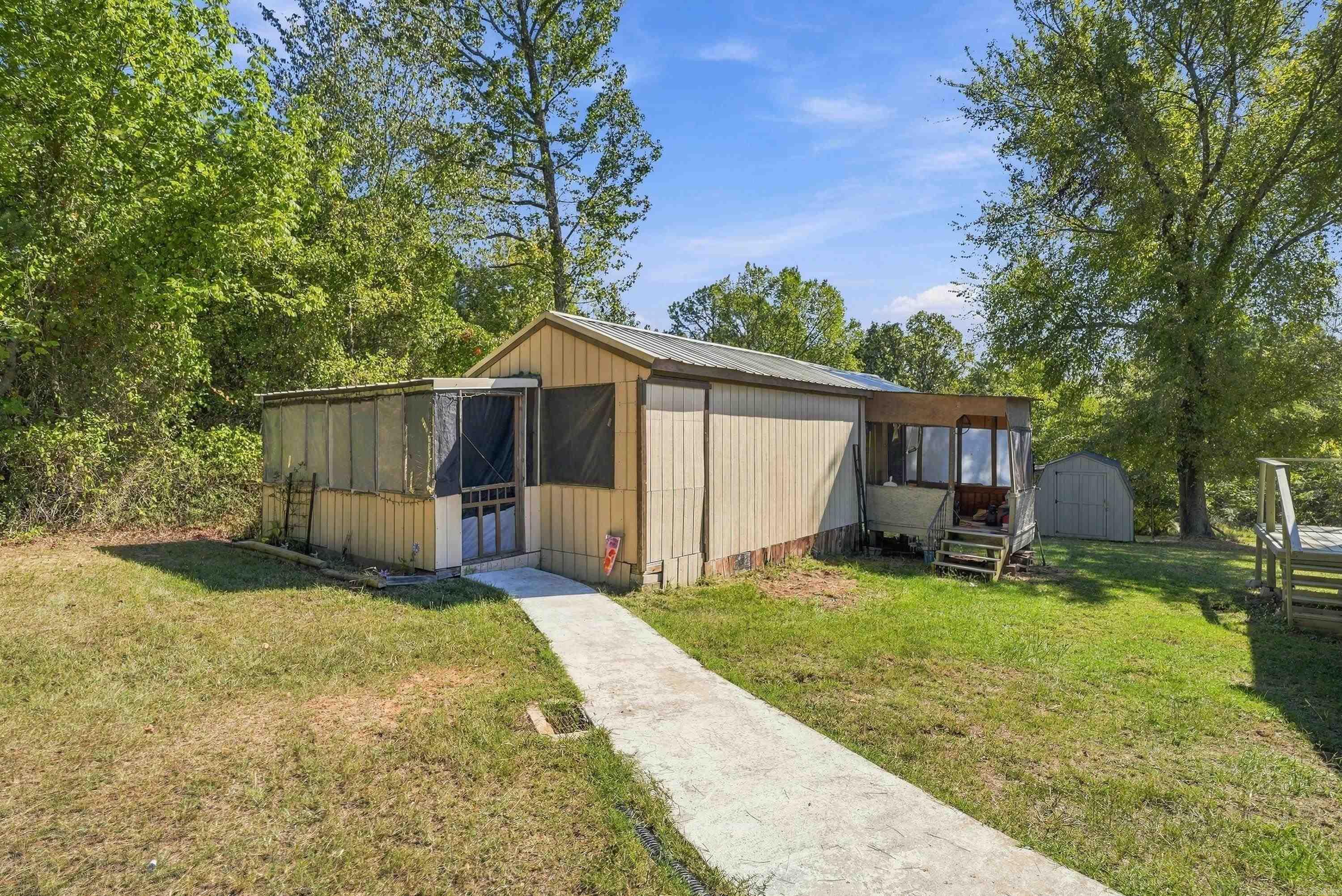798 Highway North Property Photo 2