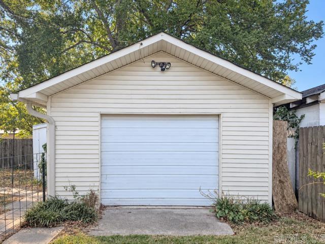 617 Pine Bluff Street Property Photo 33