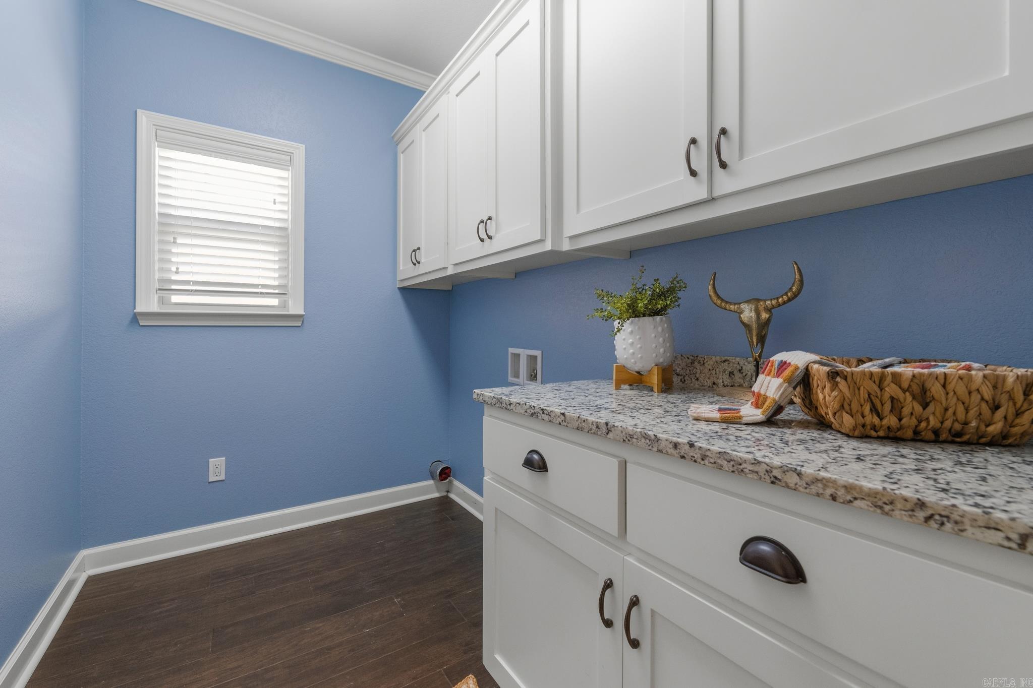 917 Oak Forest Circle Property Photo 31
