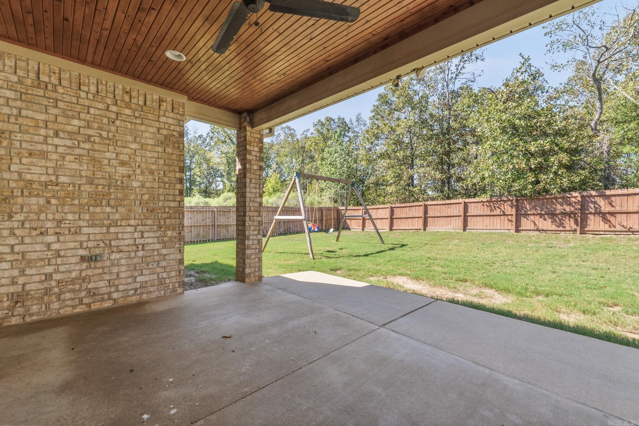 917 Oak Forest Circle Property Photo 32