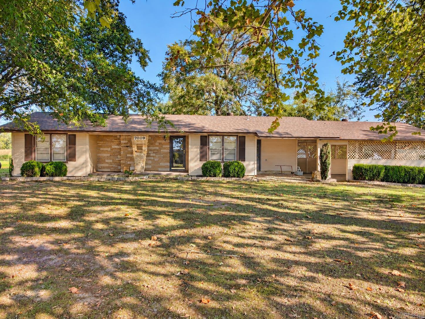 7009 Heber Springs Road Property Photo 1