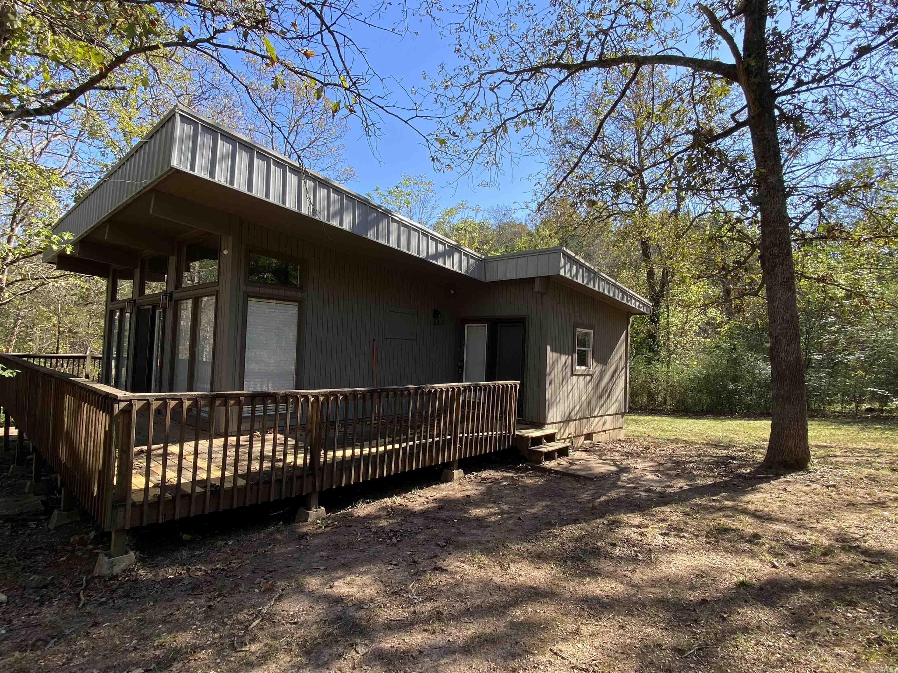 18 Pequot Drive Property Photo 3