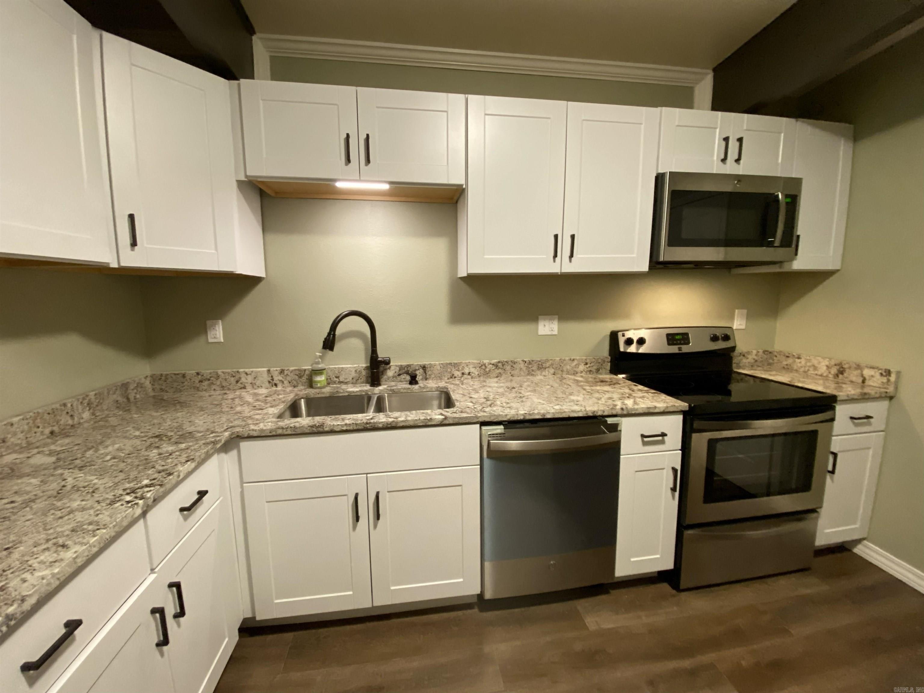 18 Pequot Drive Property Photo 7