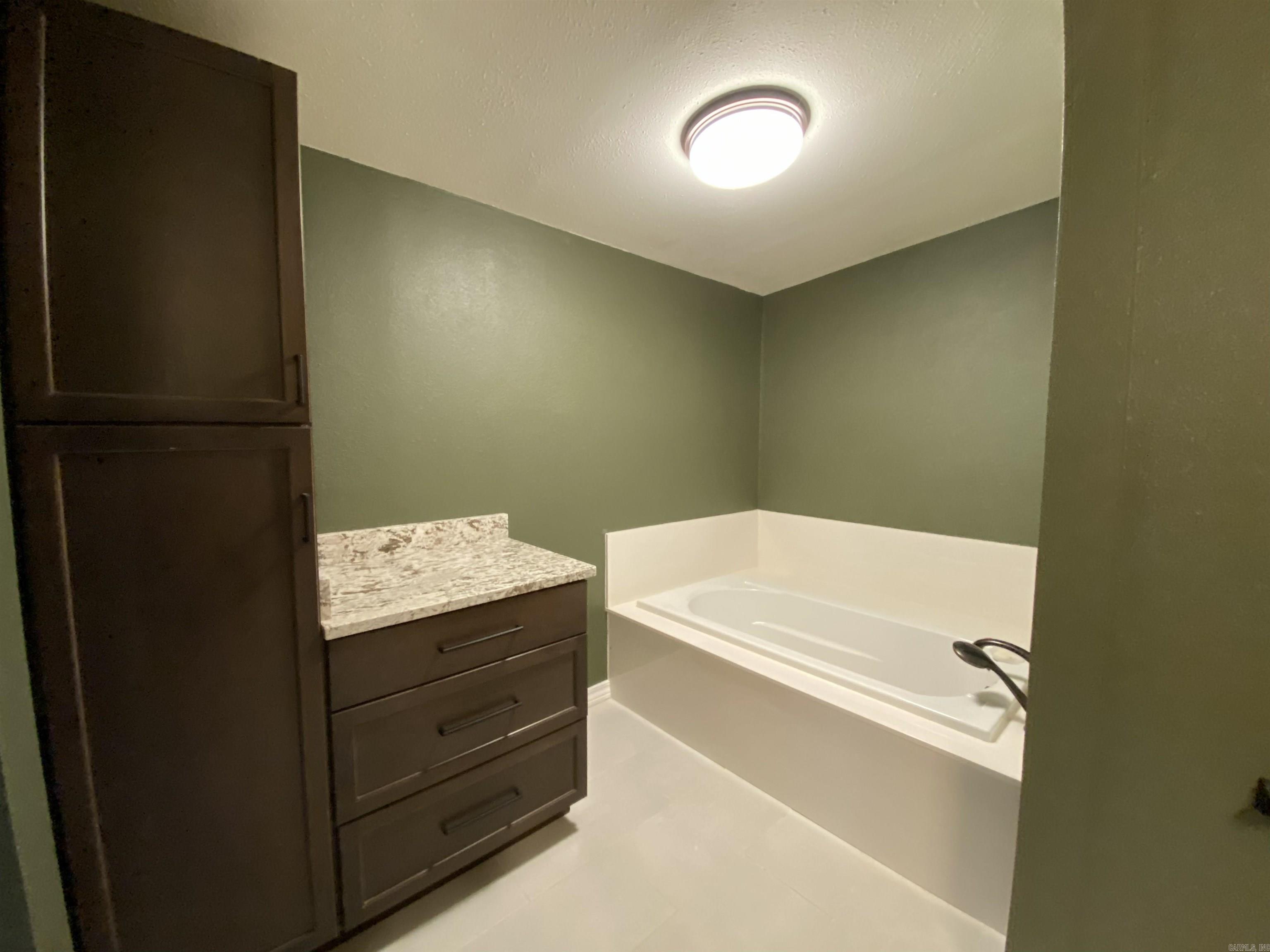 18 Pequot Drive Property Photo 13