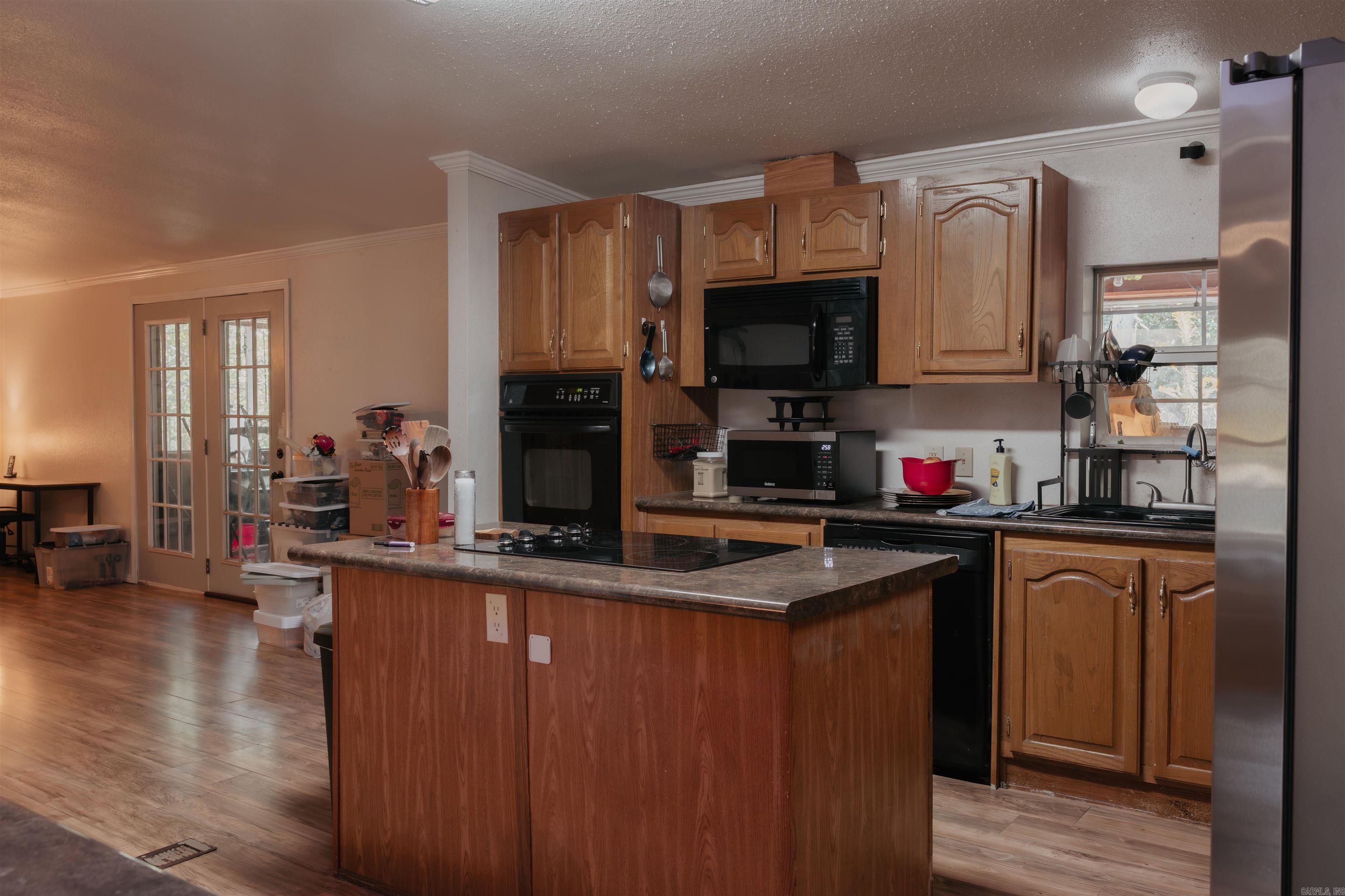 533 Sunset Circle Property Photo 4