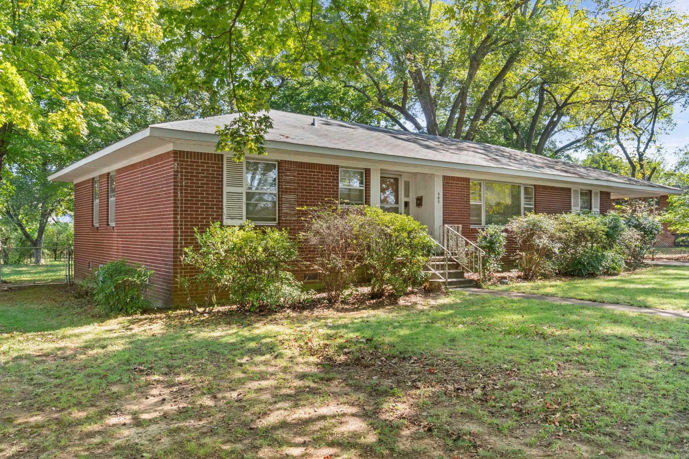 702 N. Spring St. Property Photo 2