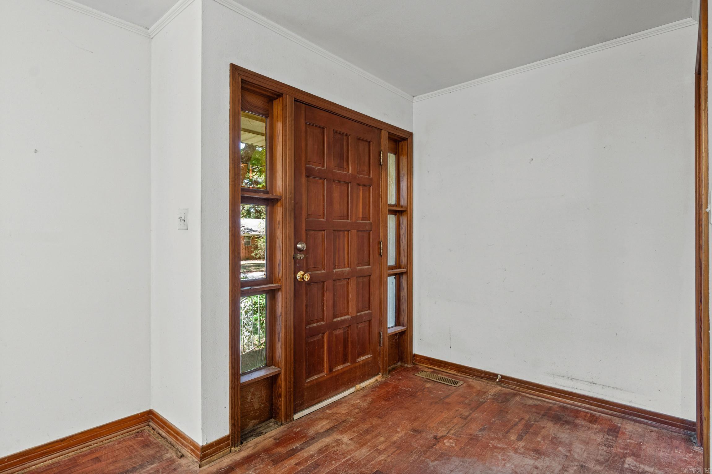 702 N. Spring St. Property Photo 3