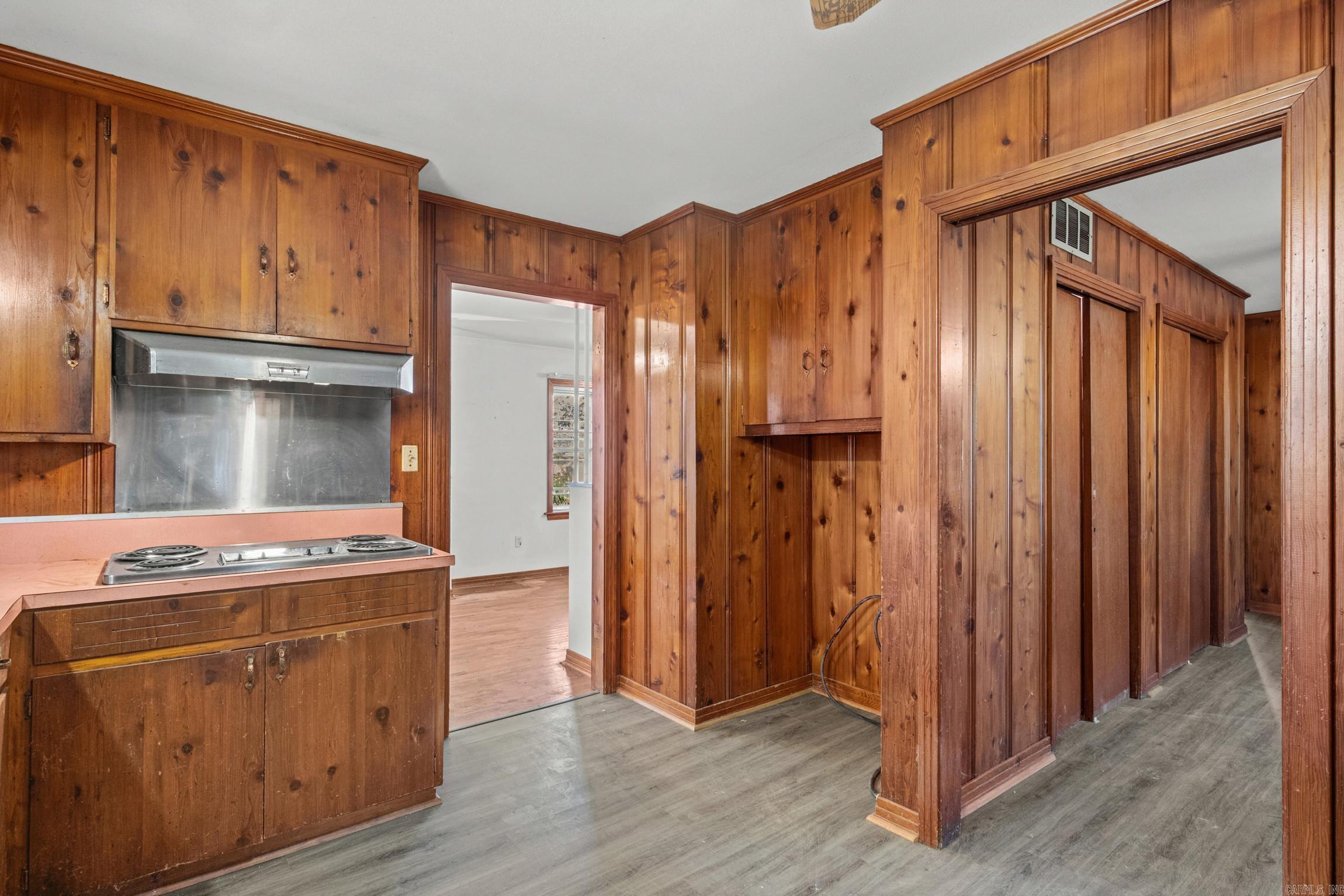 702 N. Spring St. Property Photo 9