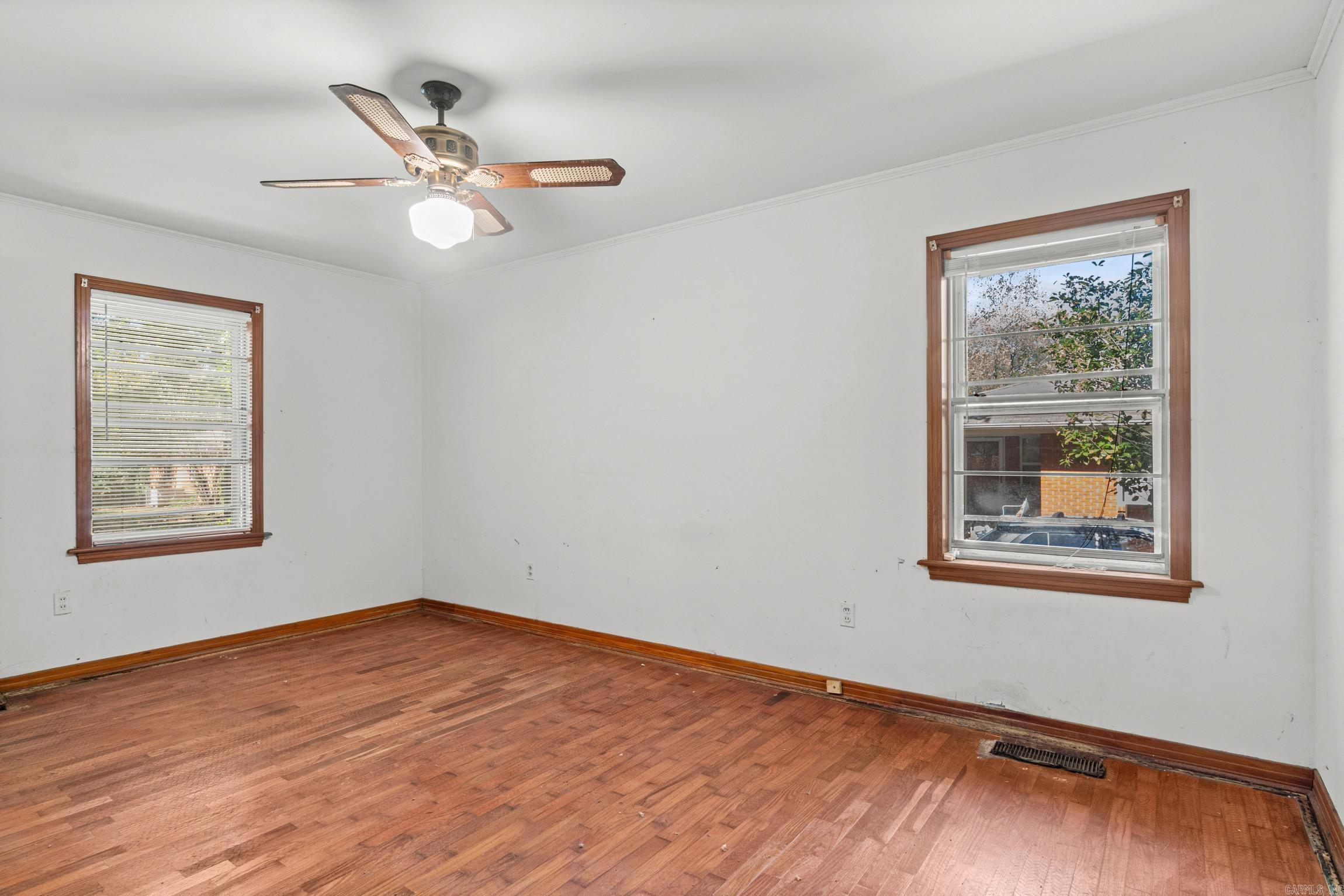 702 N. Spring St. Property Photo 11