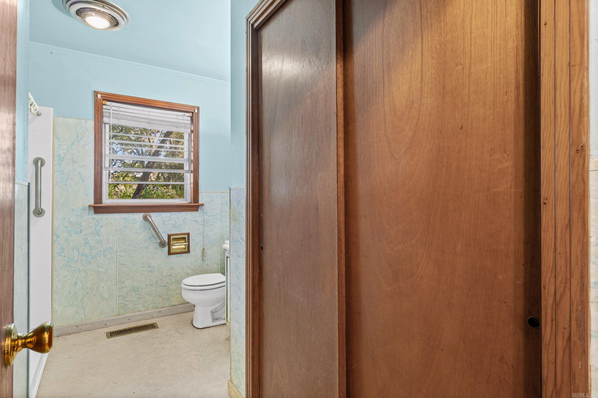702 N. Spring St. Property Photo 18