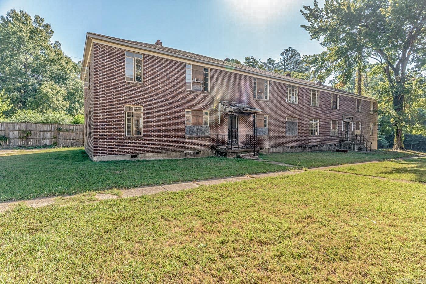 1304 E Broadway Street Property Photo 8