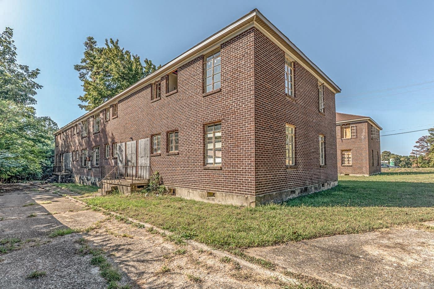 1304 E Broadway Street Property Photo 10