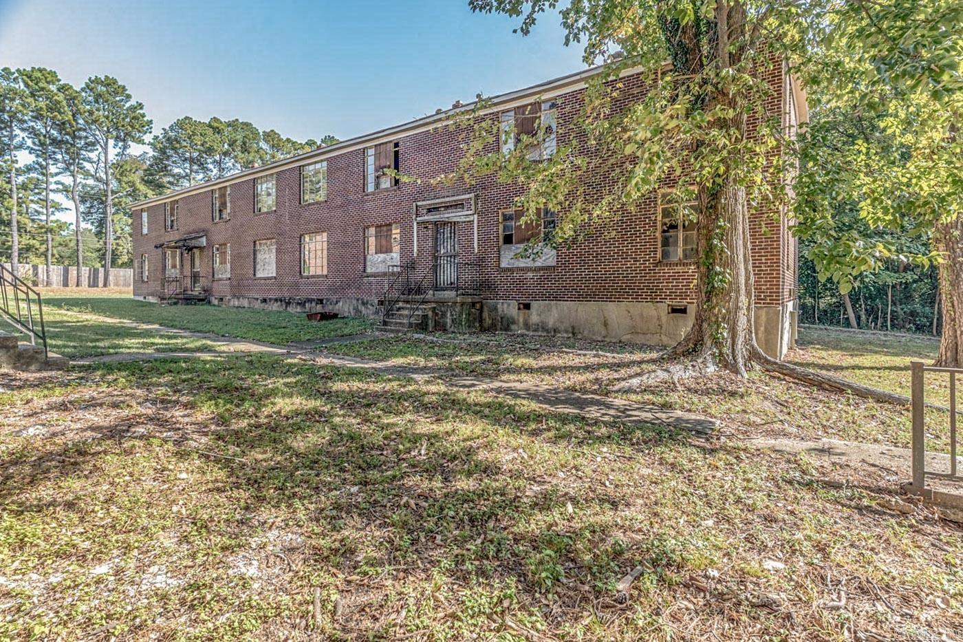 1304 E Broadway Street Property Photo 14