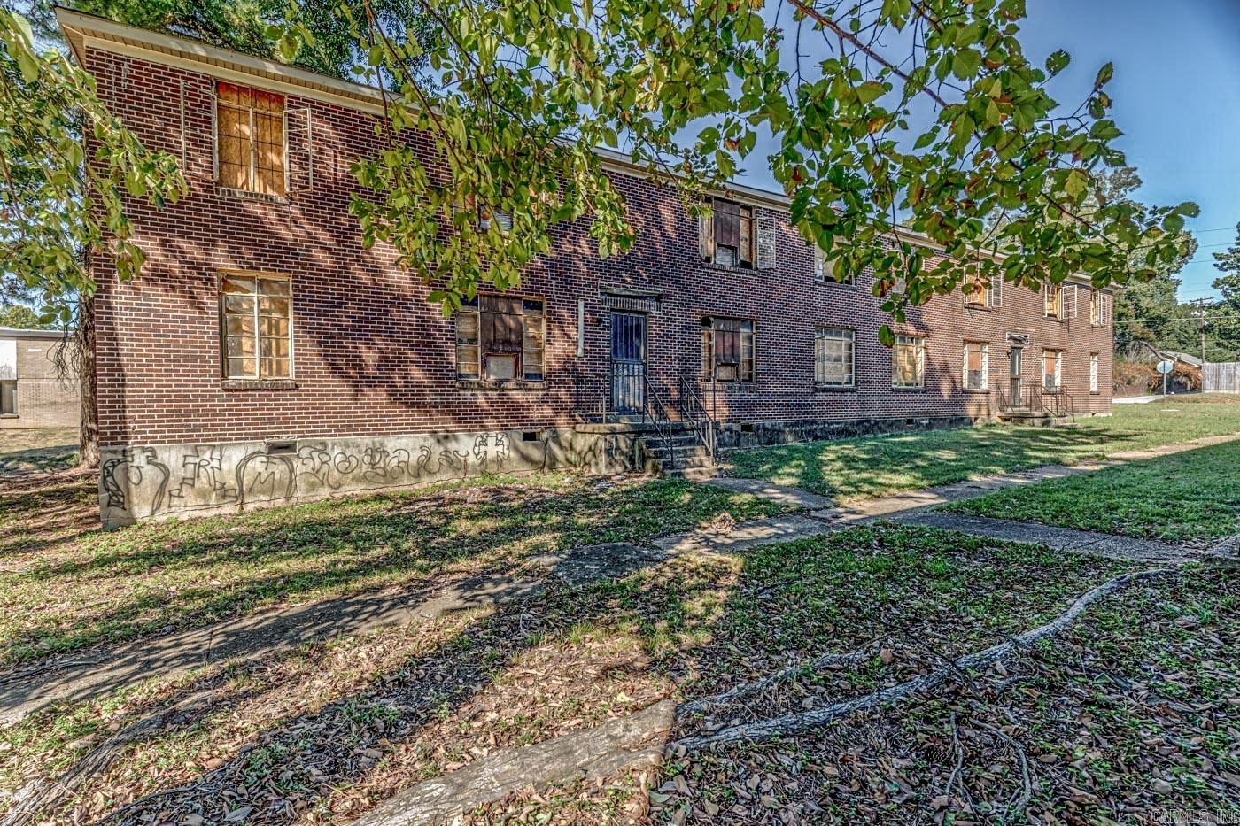 1304 E Broadway Street Property Photo 15