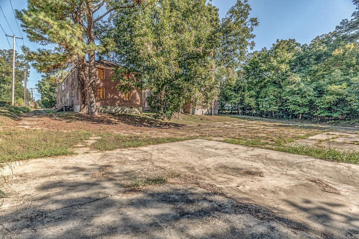 1304 E Broadway Street Property Photo 16