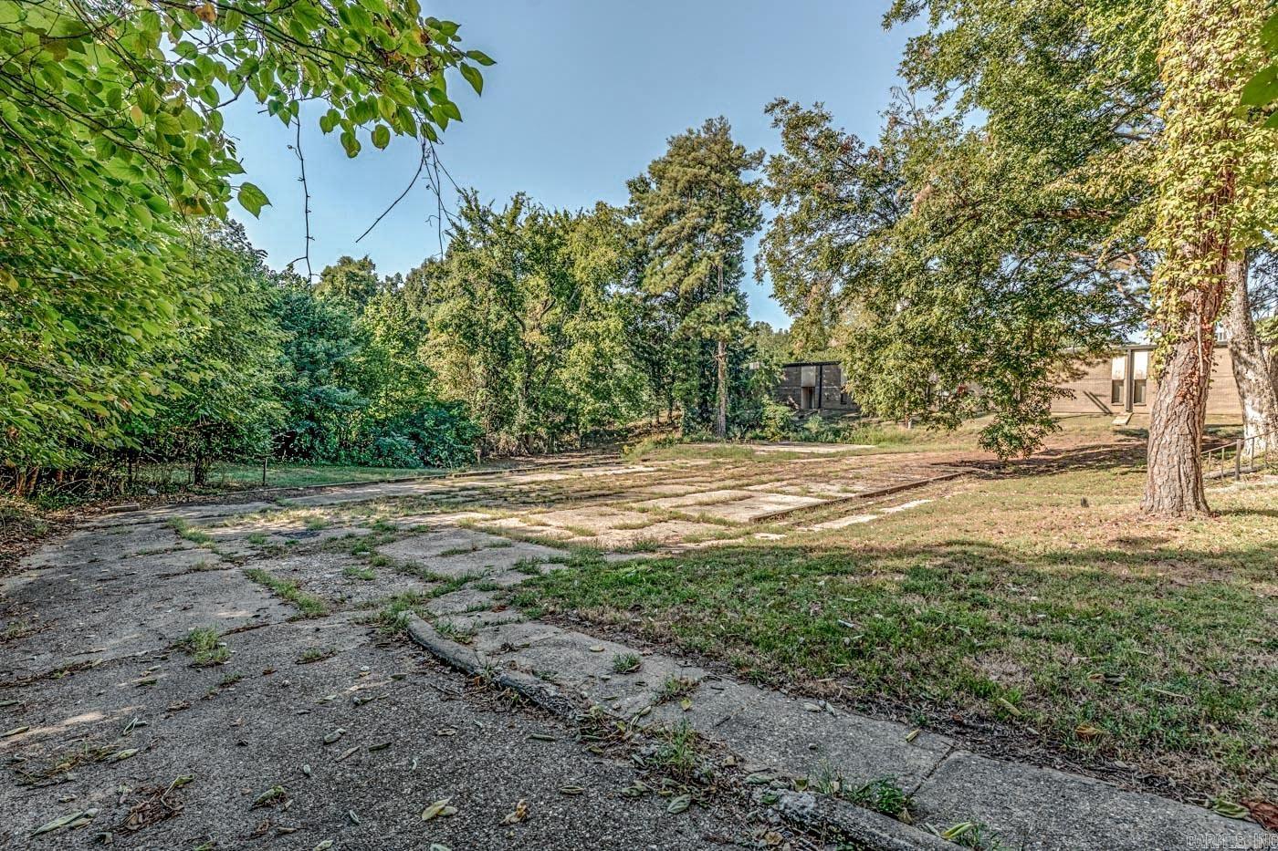 1304 E Broadway Street Property Photo 19