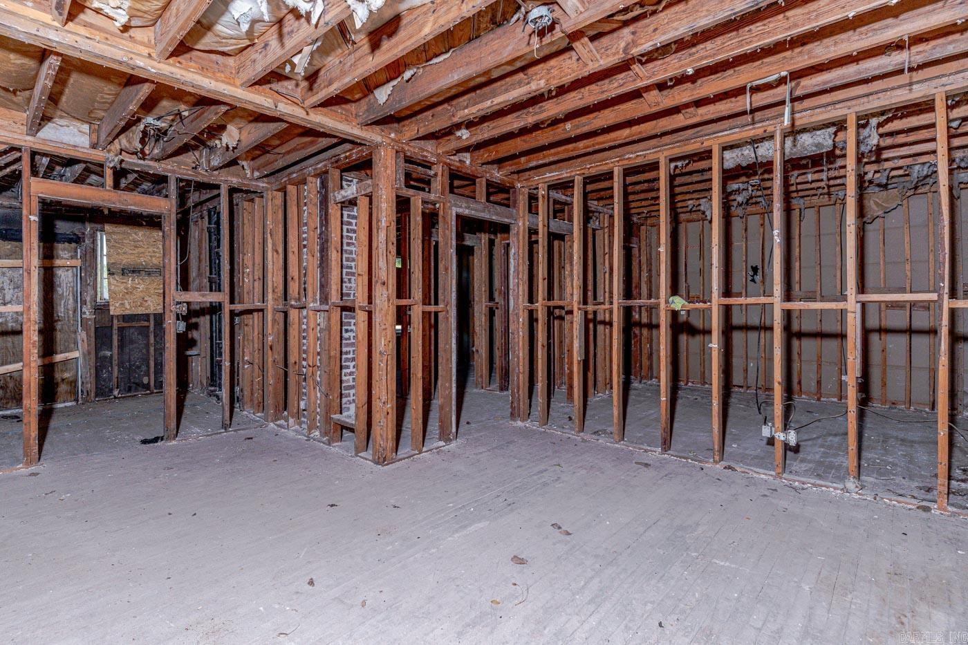 1304 E Broadway Street Property Photo 20