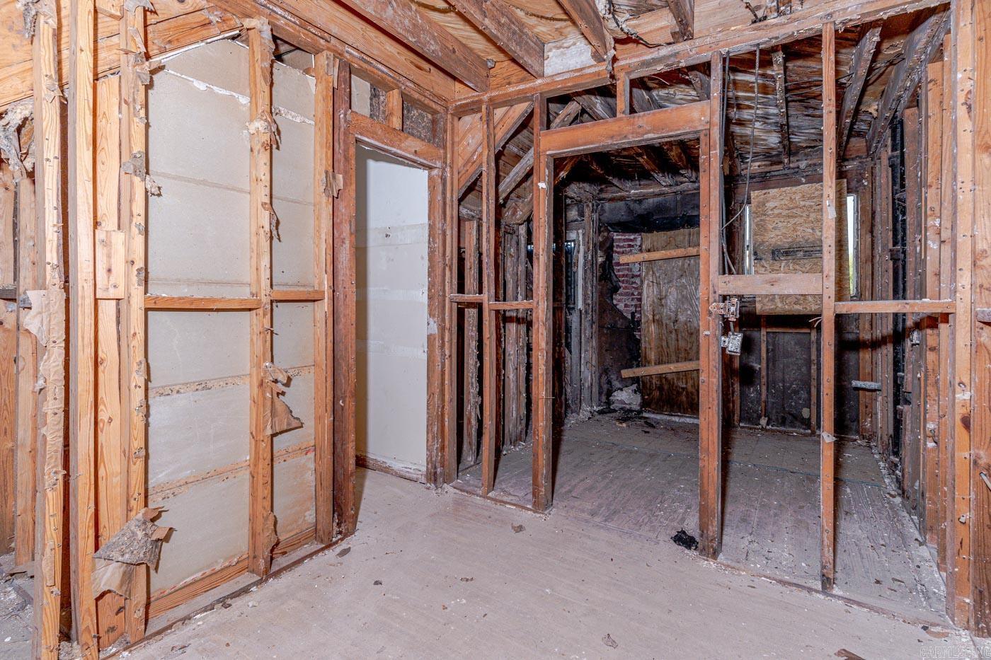1304 E Broadway Street Property Photo 22
