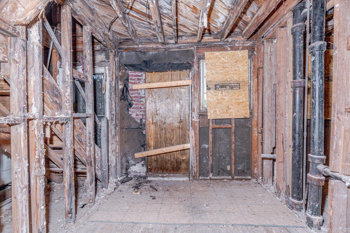 1304 E Broadway Street Property Photo 24