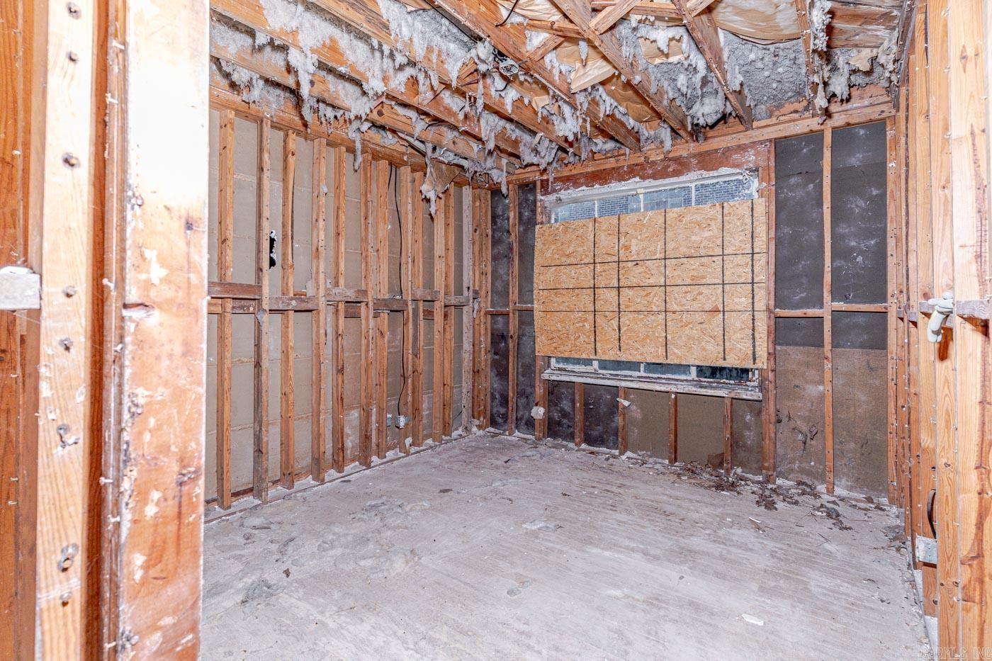 1304 E Broadway Street Property Photo 25