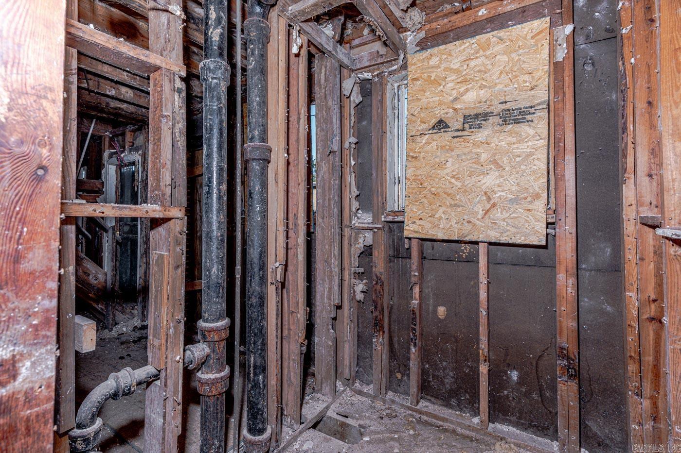 1304 E Broadway Street Property Photo 28