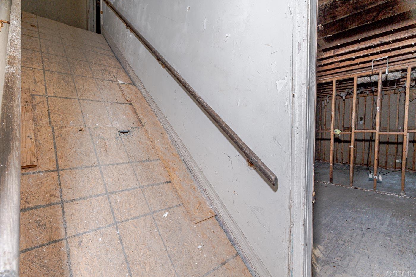 1304 E Broadway Street Property Photo 29