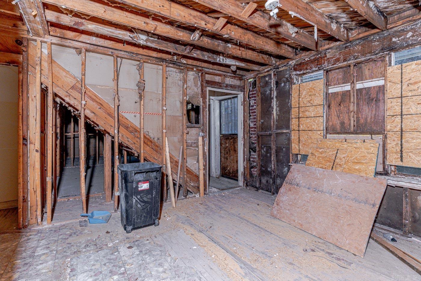 1304 E Broadway Street Property Photo 31
