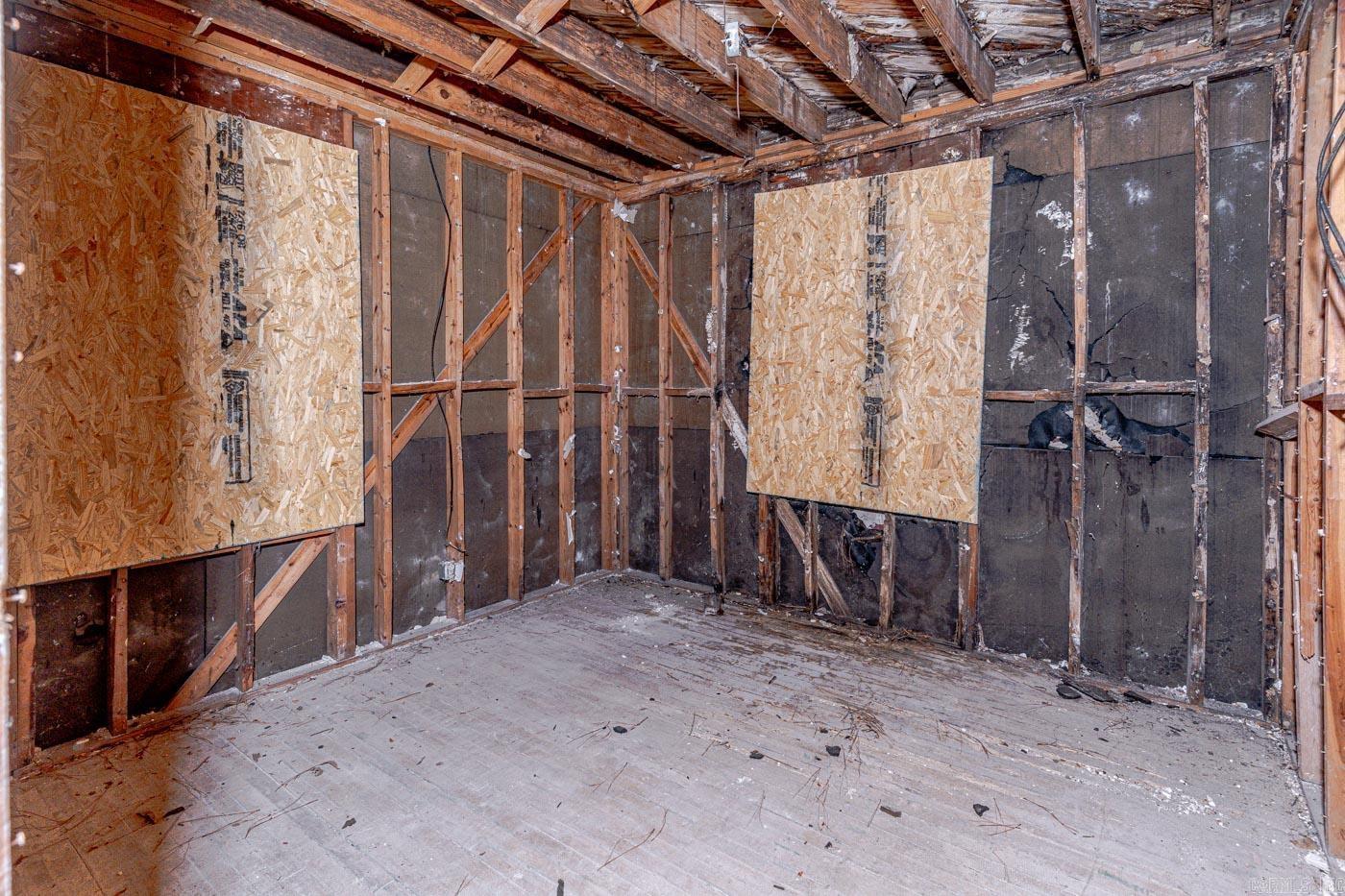 1304 E Broadway Street Property Photo 32