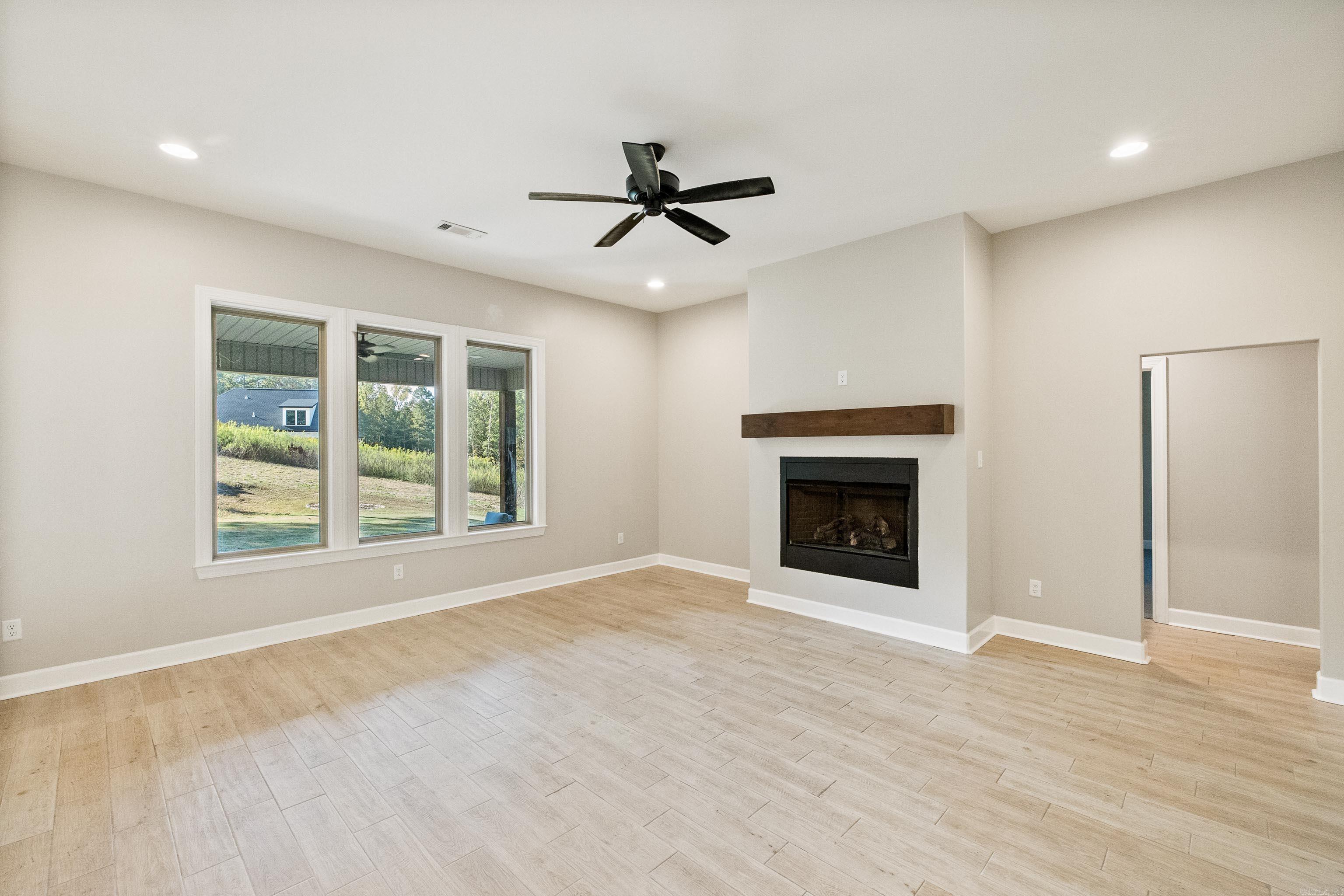 3021 Navajo Way Property Photo 8