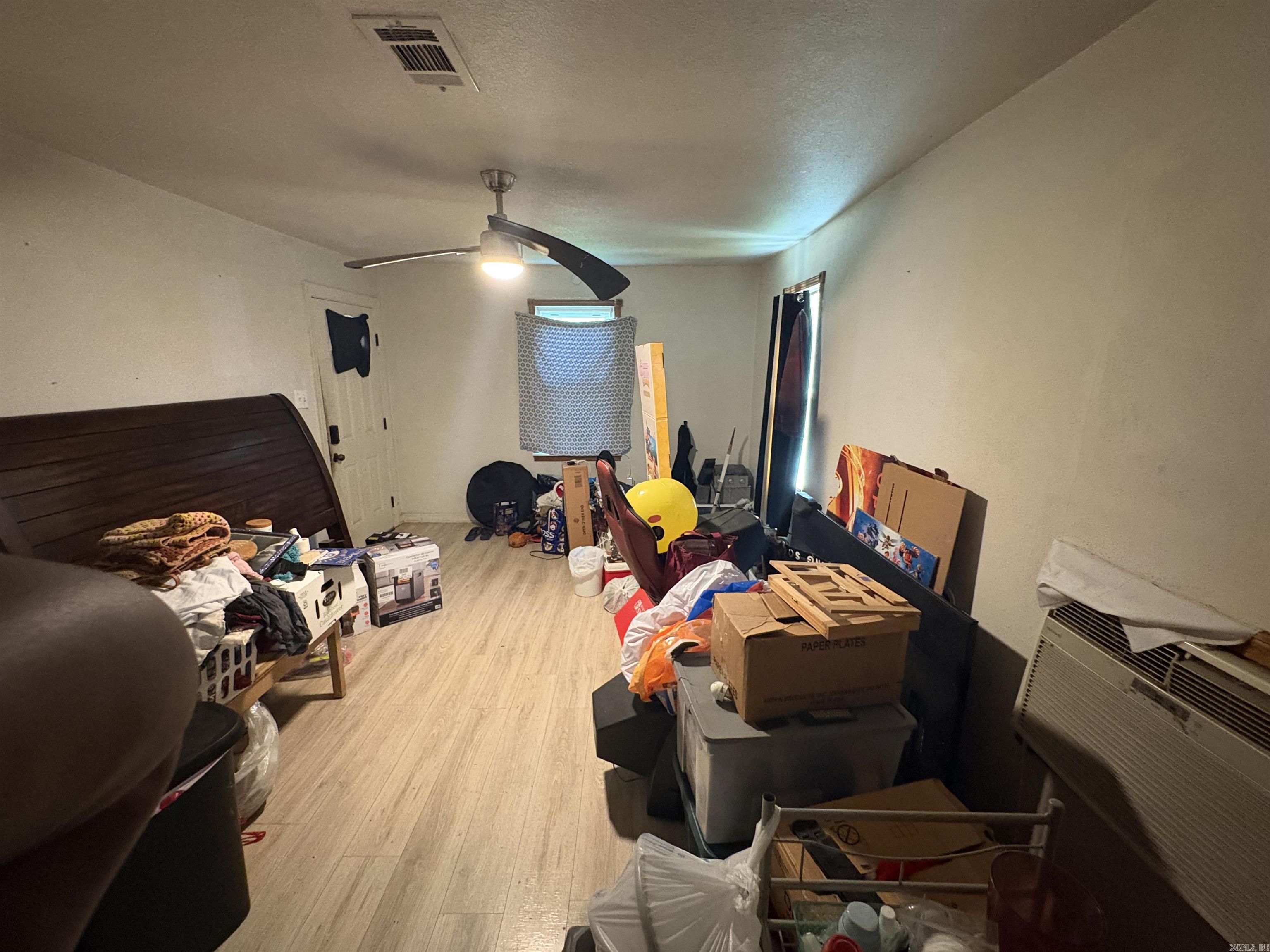 905 Cedar Property Photo 3
