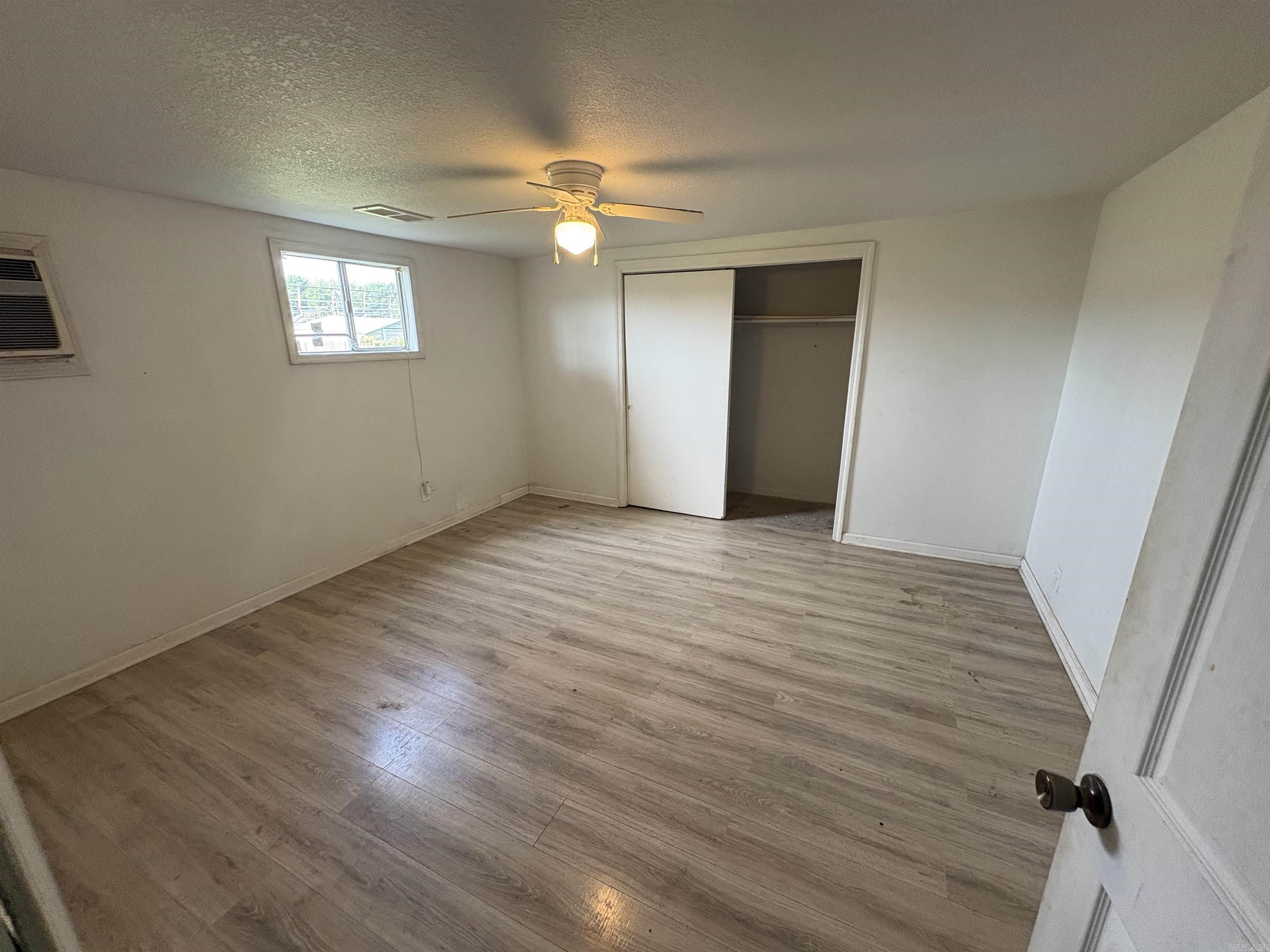 905 Cedar Property Photo 7