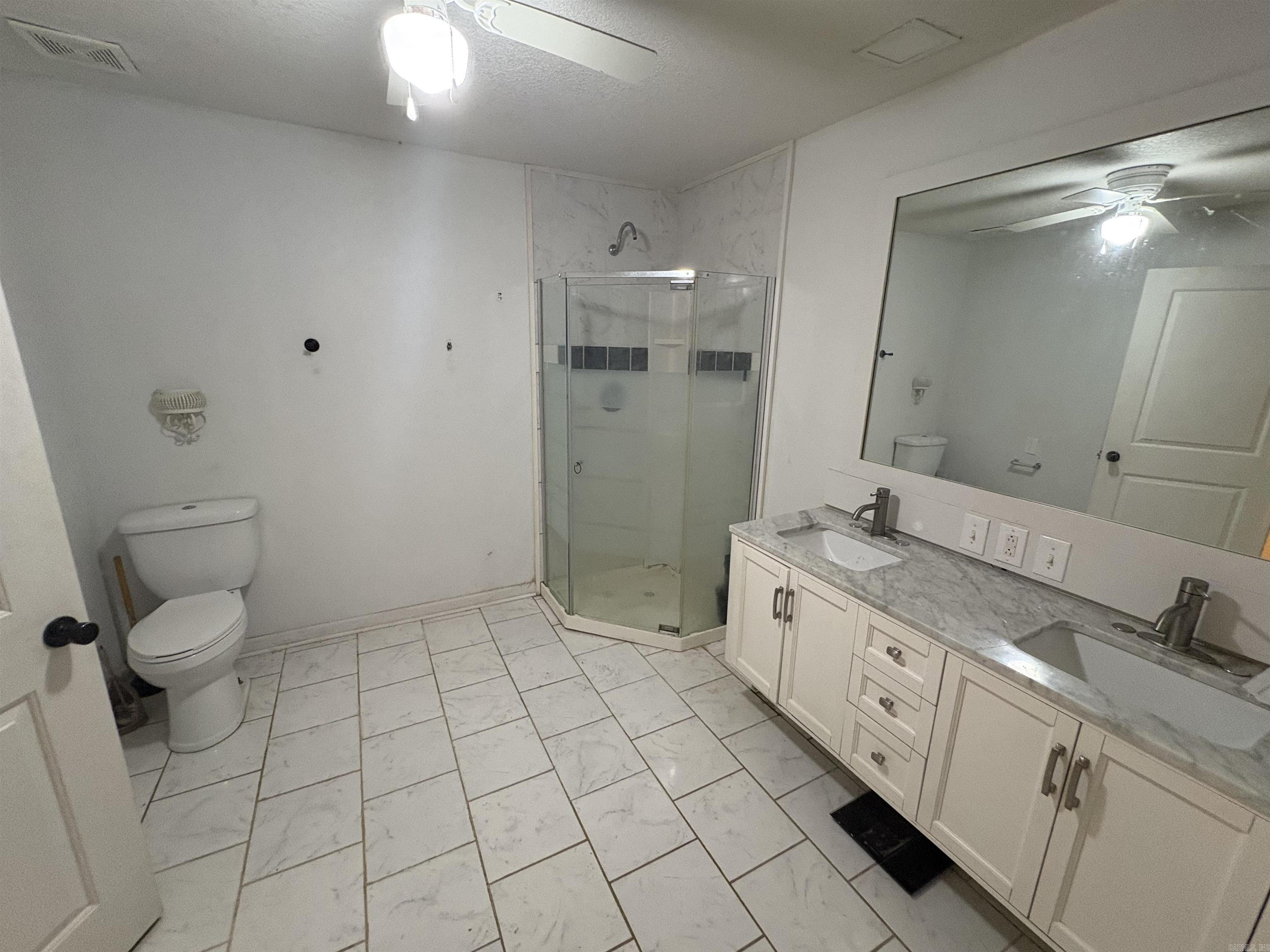 905 Cedar Property Photo 15