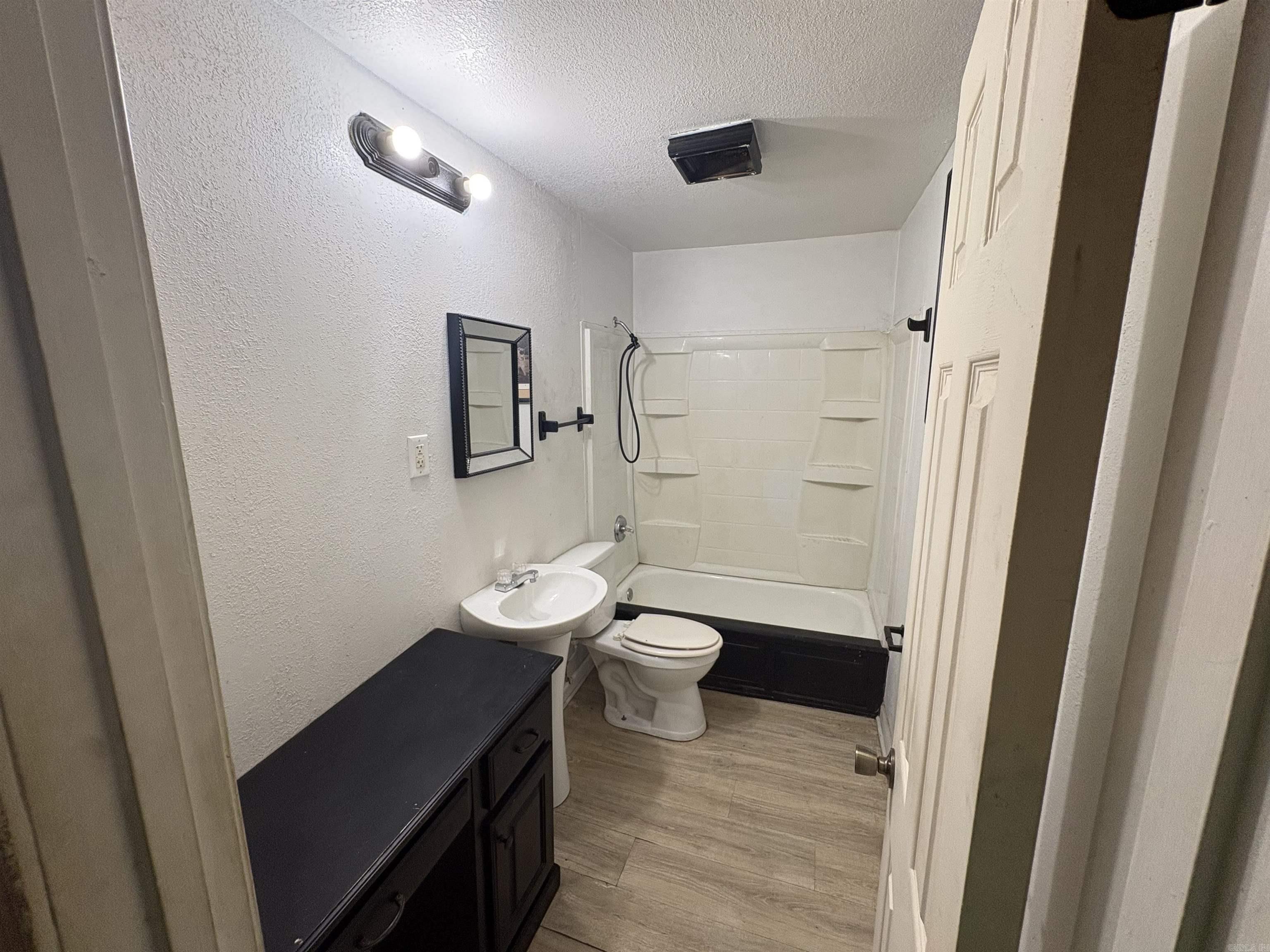 905 Cedar Property Photo 16