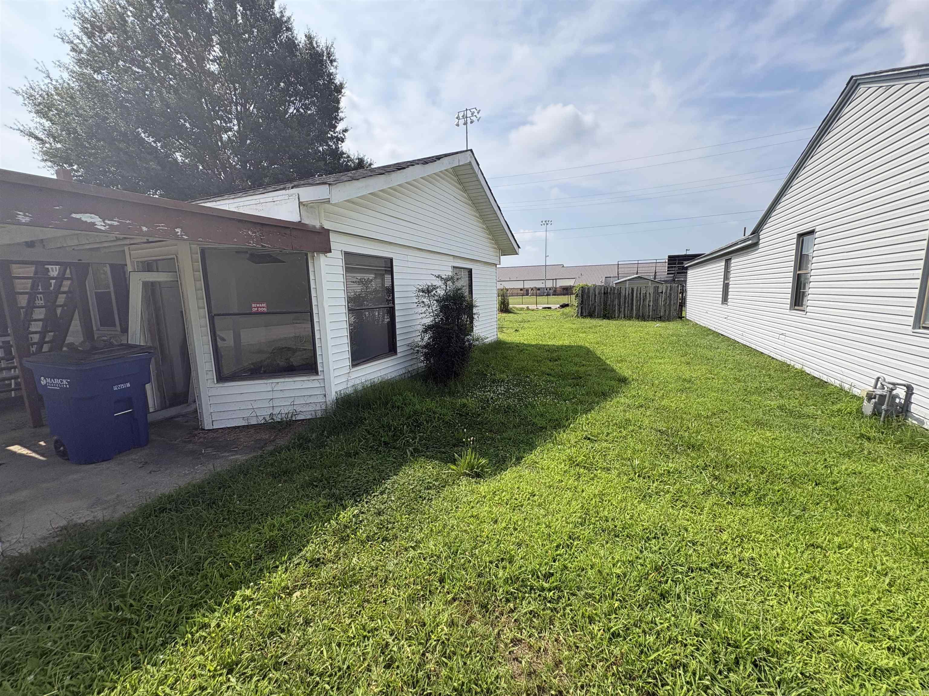 905 Cedar Property Photo 20