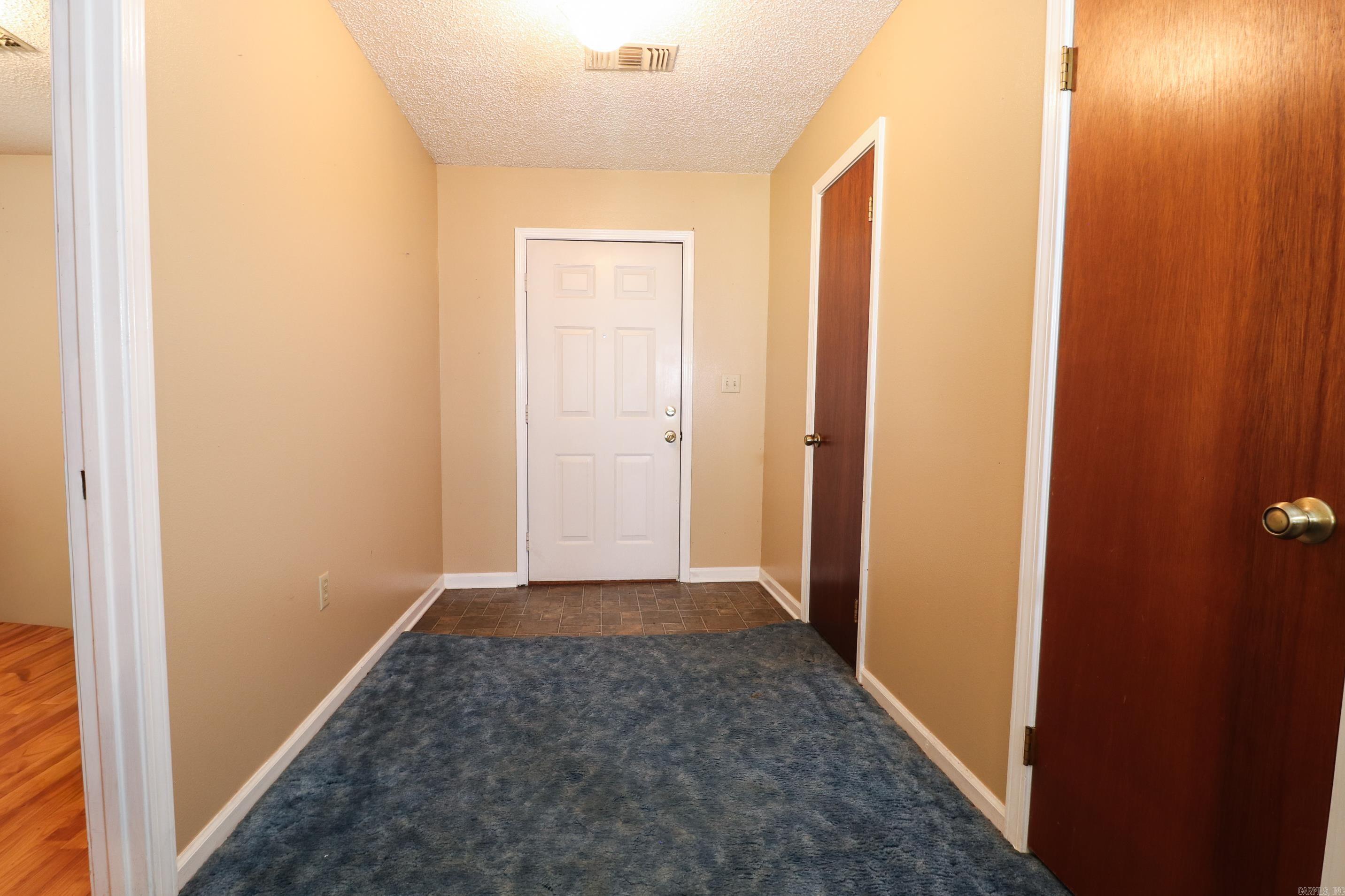 201 Sherry Lane Property Photo 13