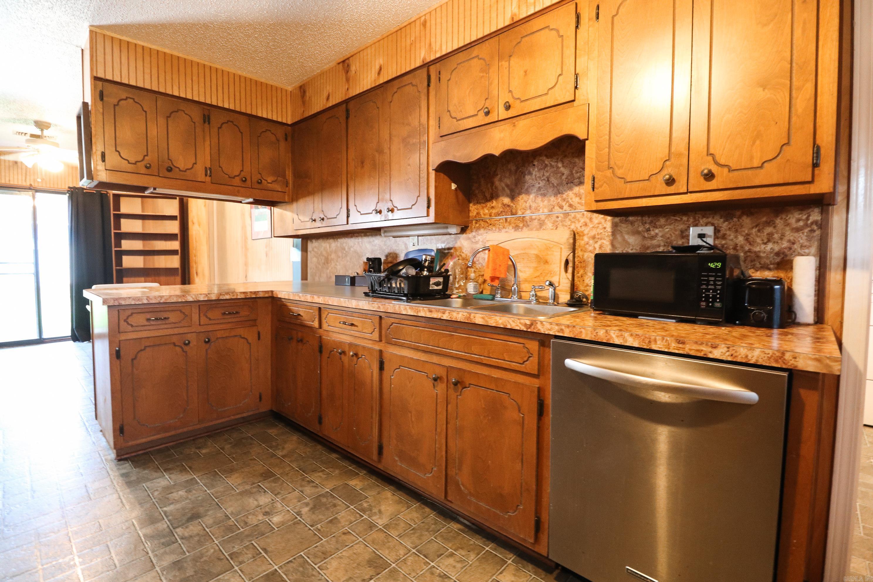 201 Sherry Lane Property Photo 14