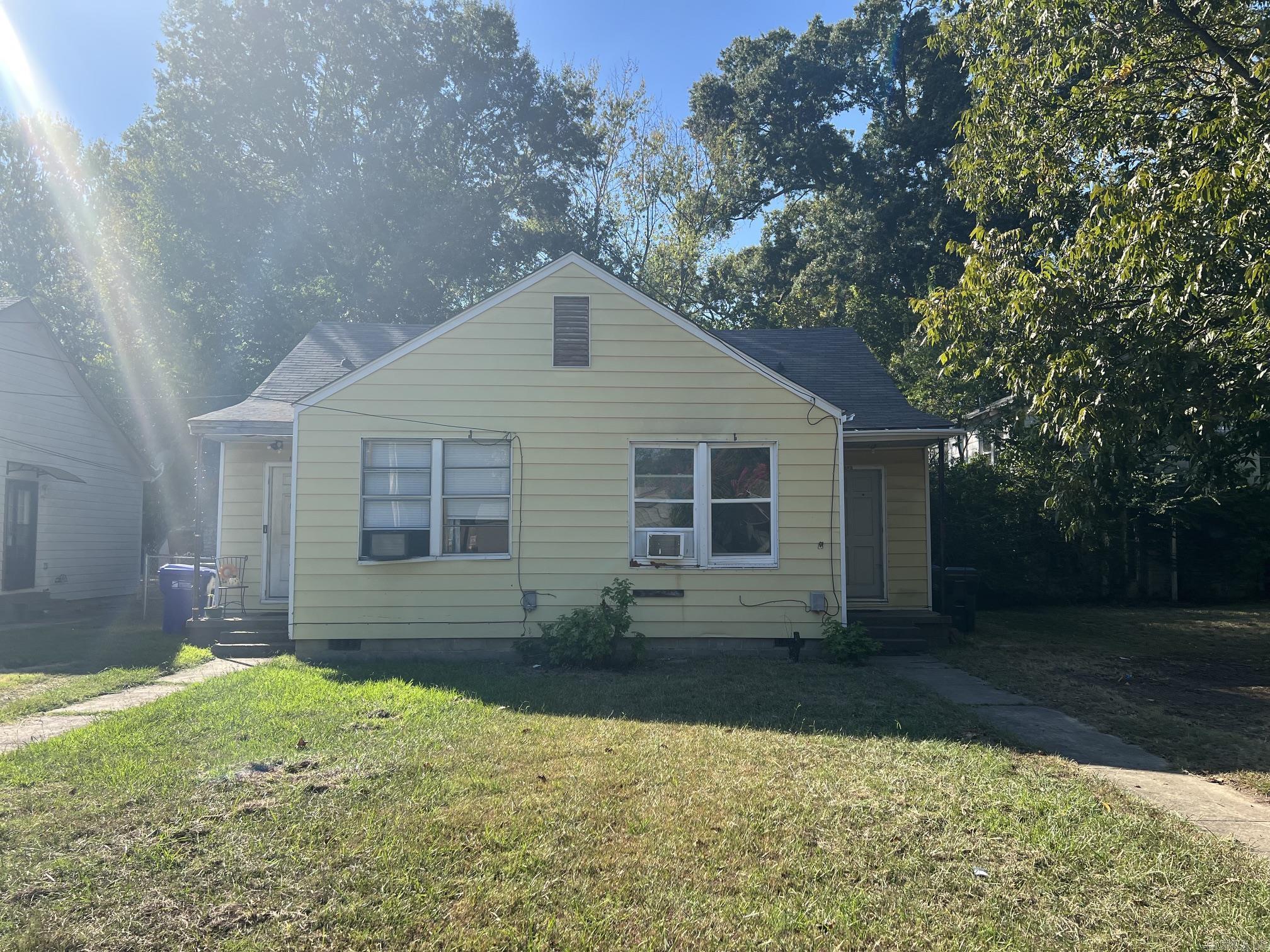 1123 North Ash Property Photo 1