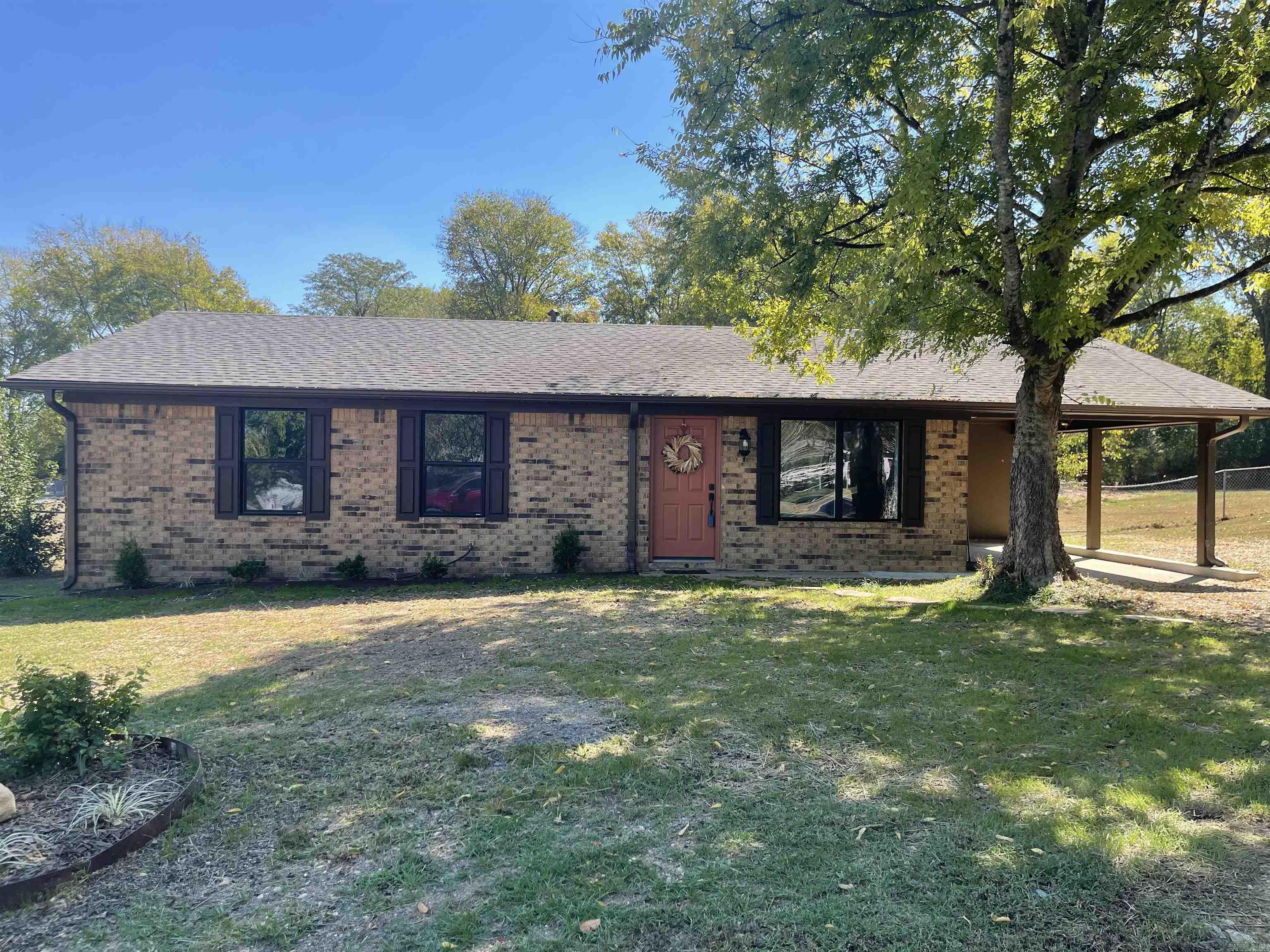 8904 Stonehedge Trail Property Photo 1