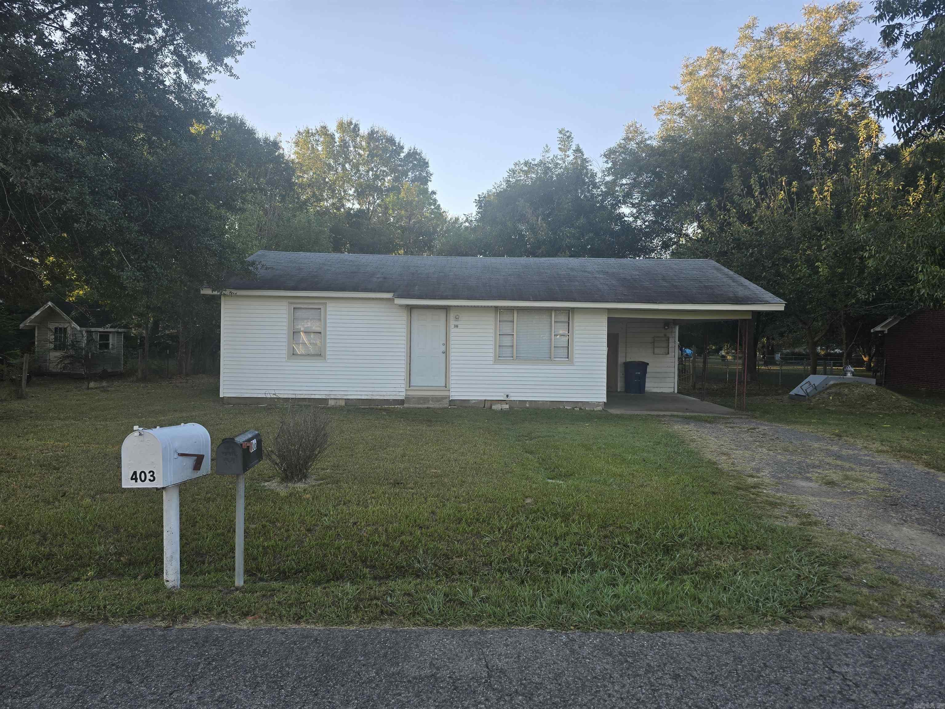 306 E Mississippi Street Property Photo 1