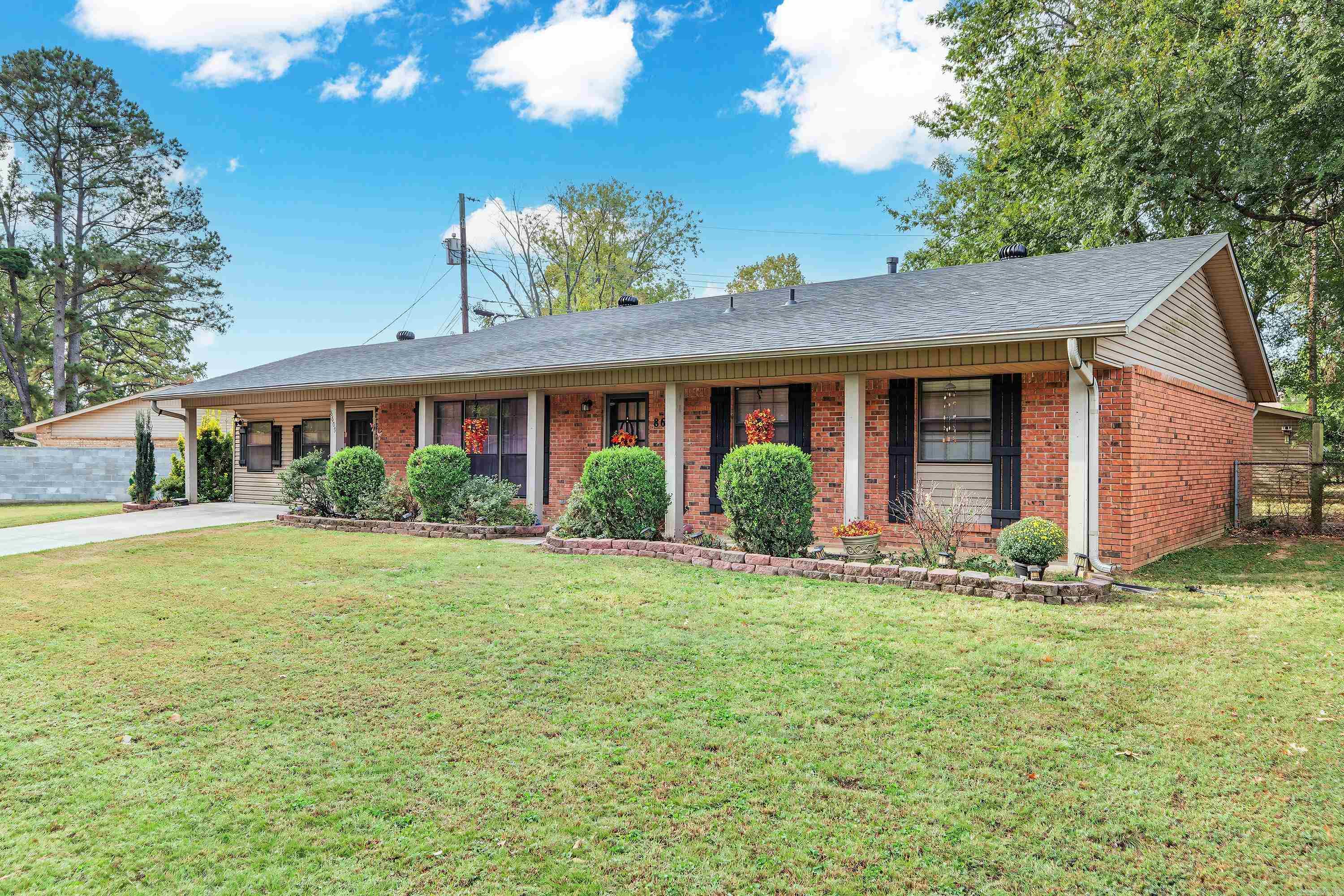 8609 Northgate Drive Property Photo 1
