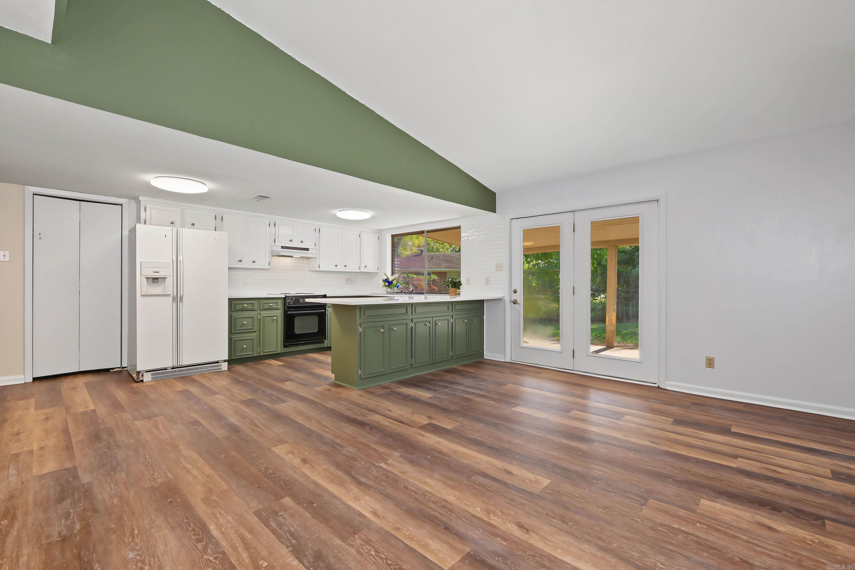 8609 Northgate Drive Property Photo 8