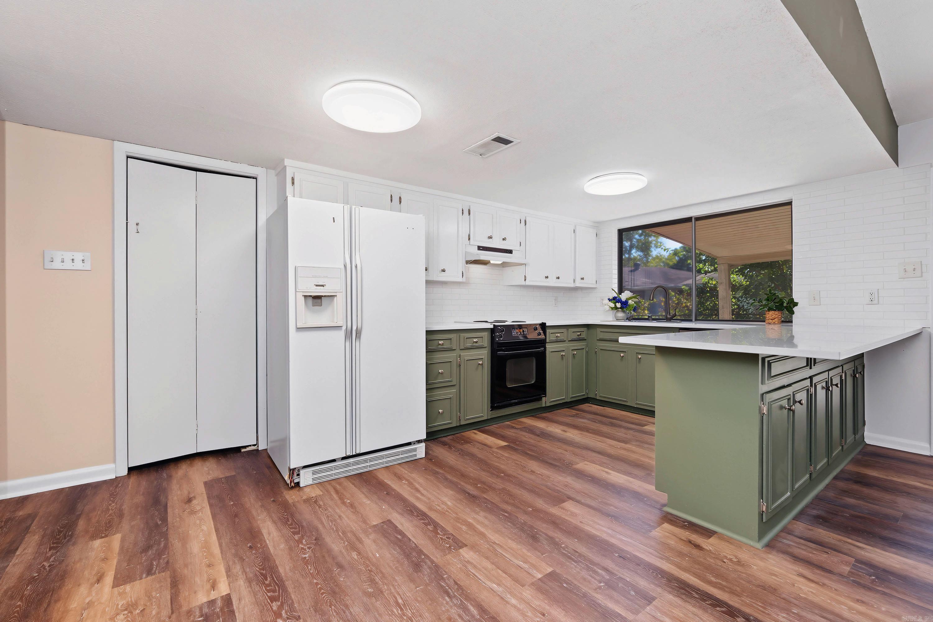 8609 Northgate Drive Property Photo 12