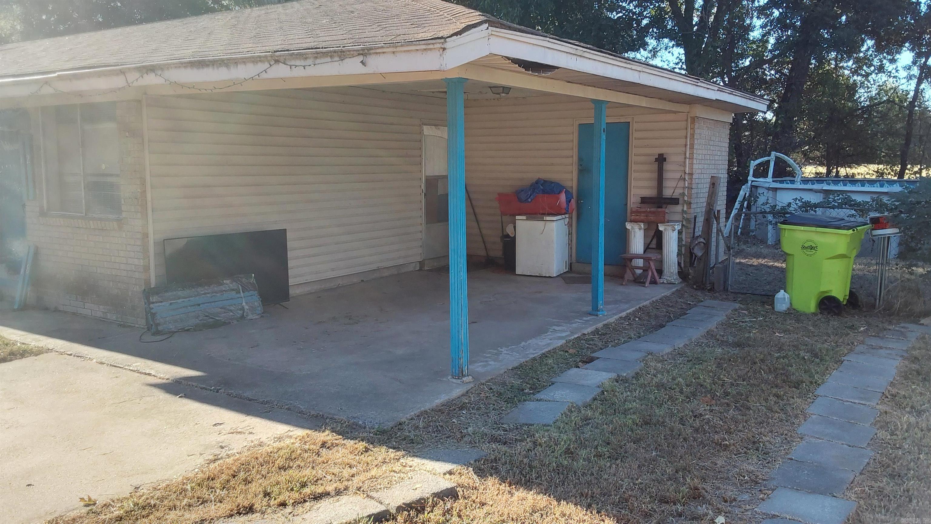 1218 S Long Street Property Photo 2