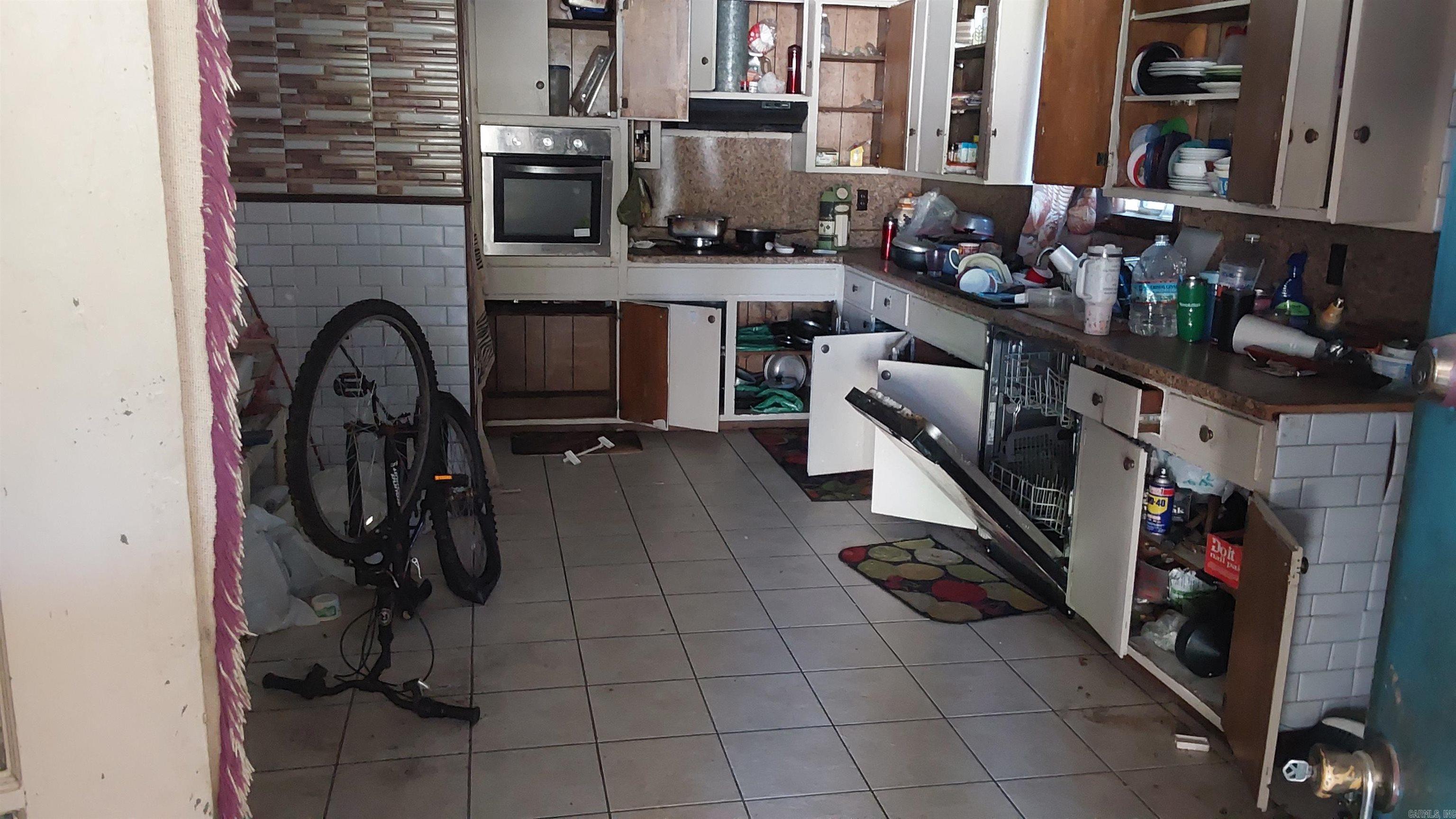 1218 S Long Street Property Photo 5