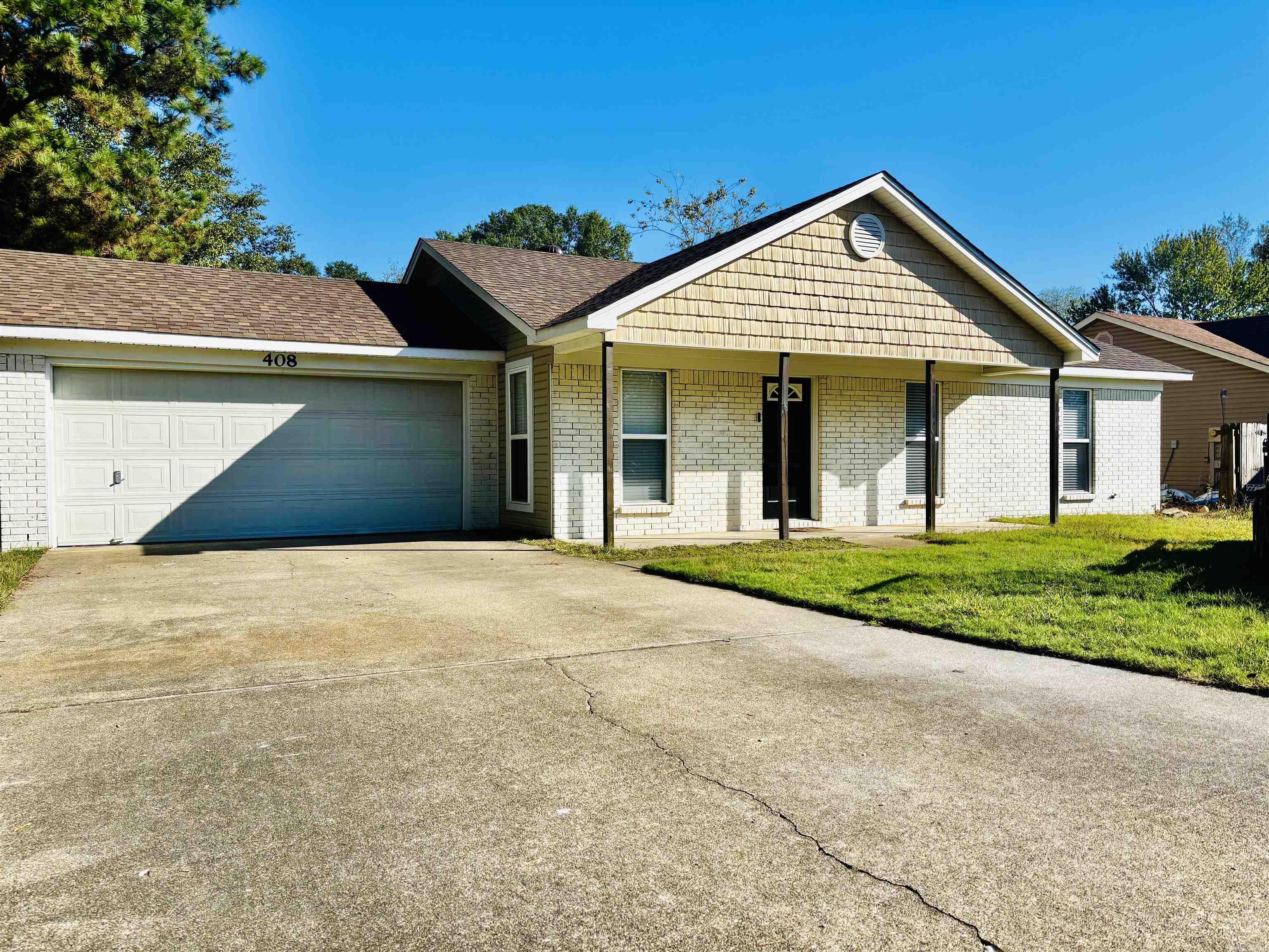 408 Bryant Meadows Drive Property Photo 2