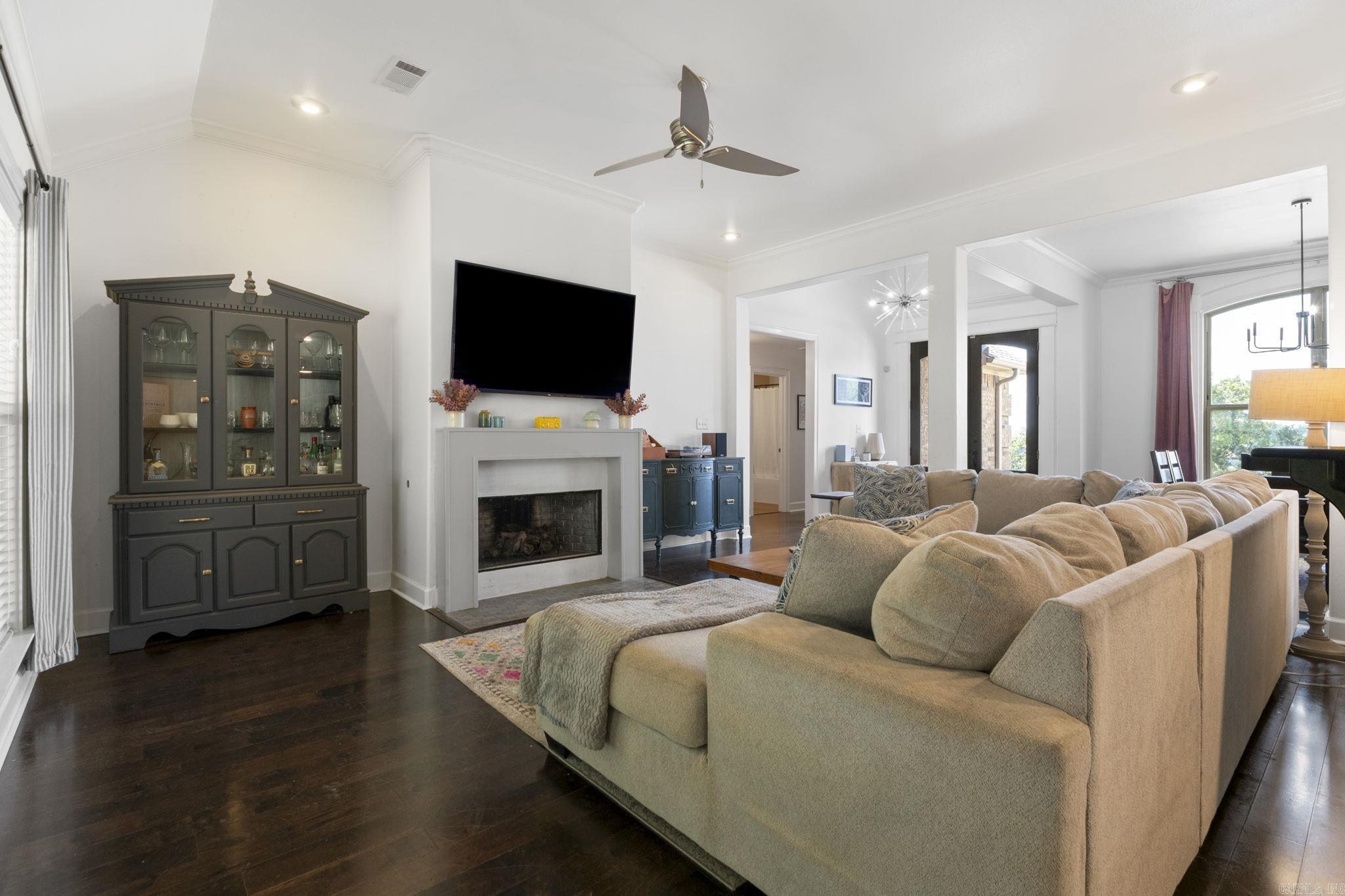 14 Basswood Terrace Property Photo 10