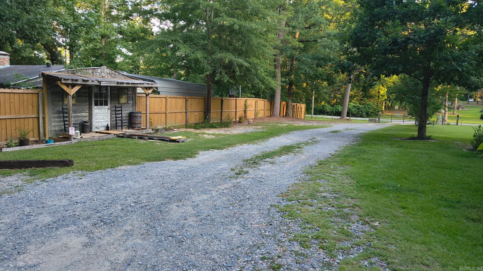 8824 Gina Road Property Photo 7