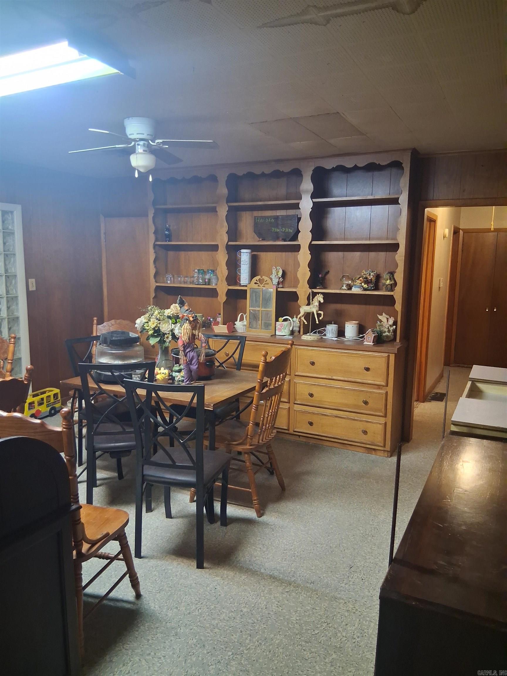 914 N Charlyne Avenue Property Photo 3